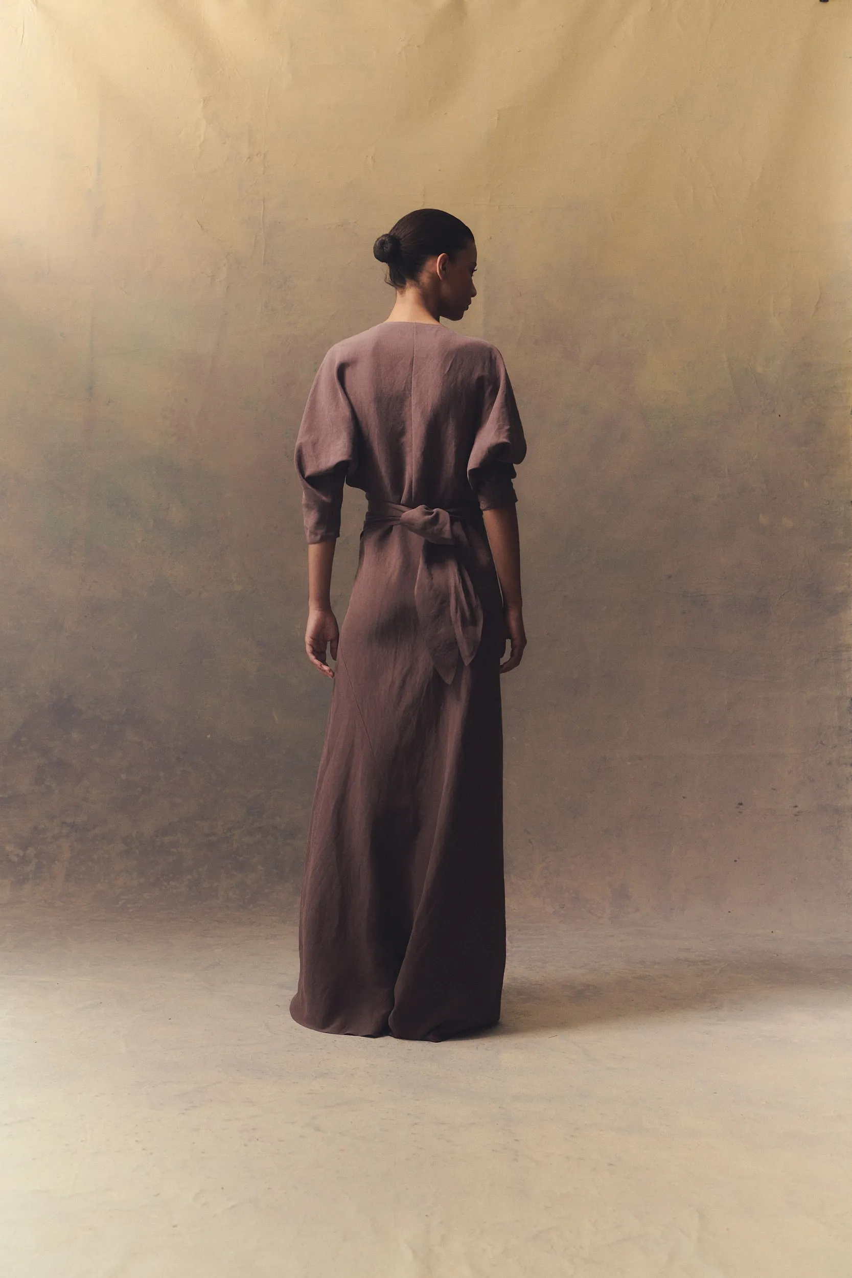 Tanami, vestido largo en lino y seda lila sold by Cortana product image thumbnail 5