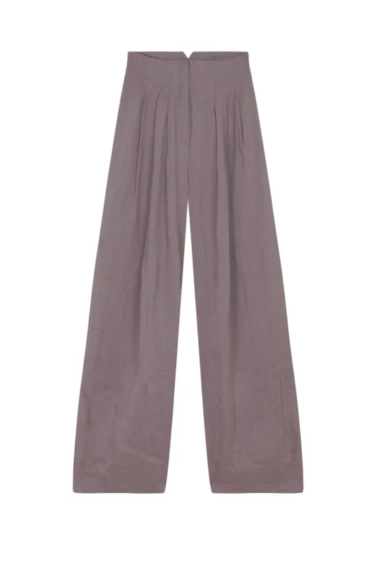 She, pantalon lavanda sold by Cortana