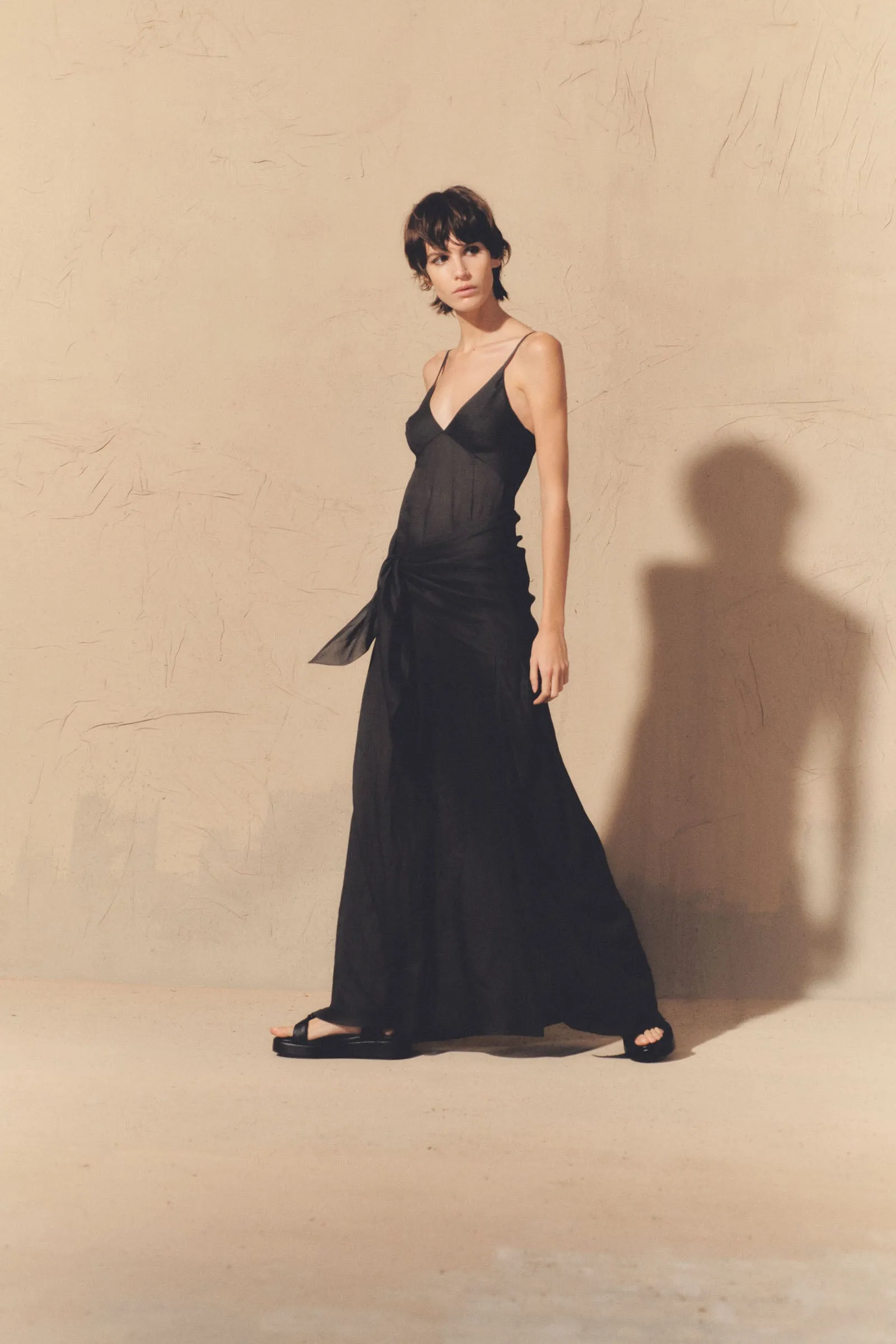 Juliana, vestido en ramio gris humo sold by Cortana product image thumbnail 3