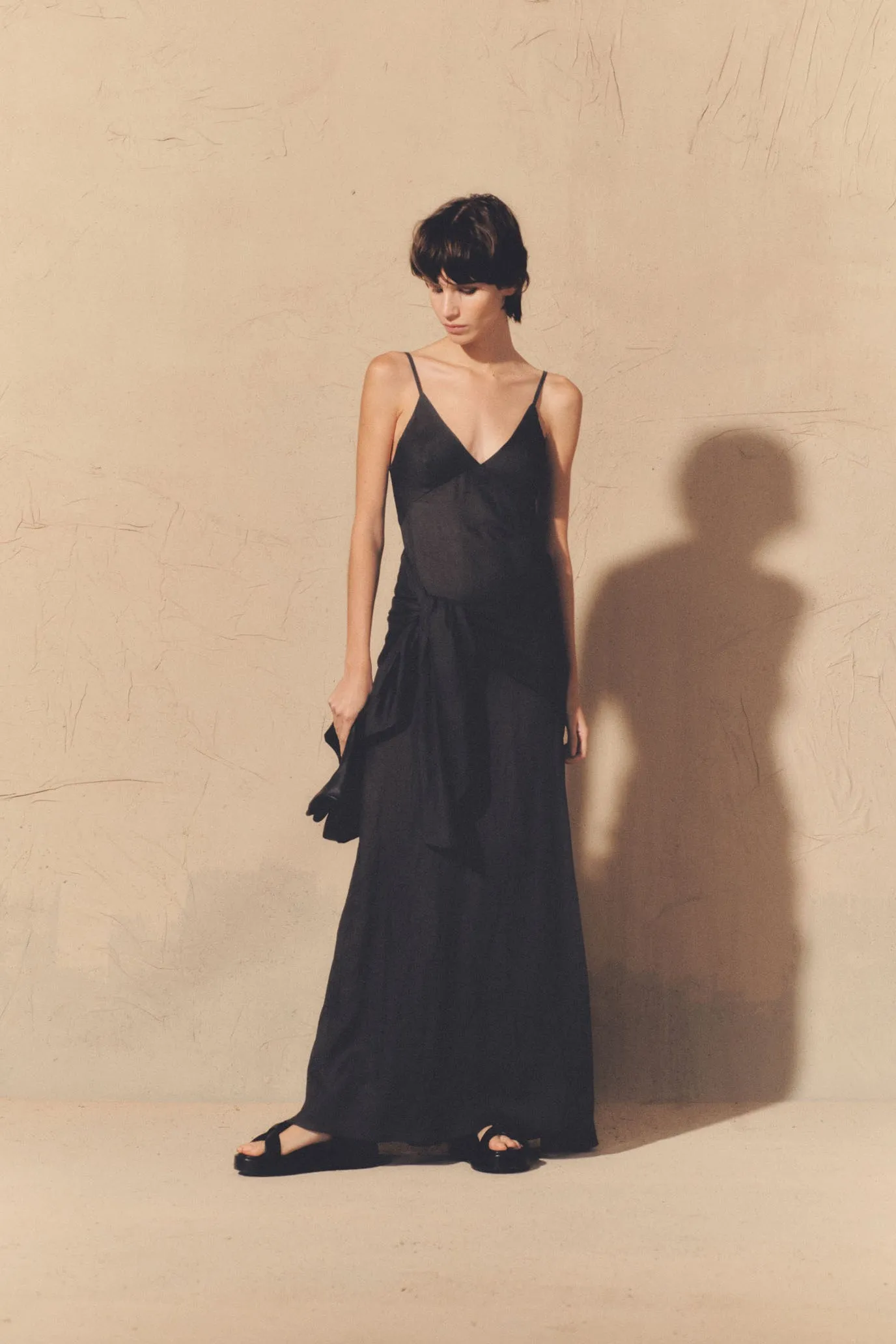 Juliana, vestido en ramio gris humo sold by Cortana product image thumbnail 4