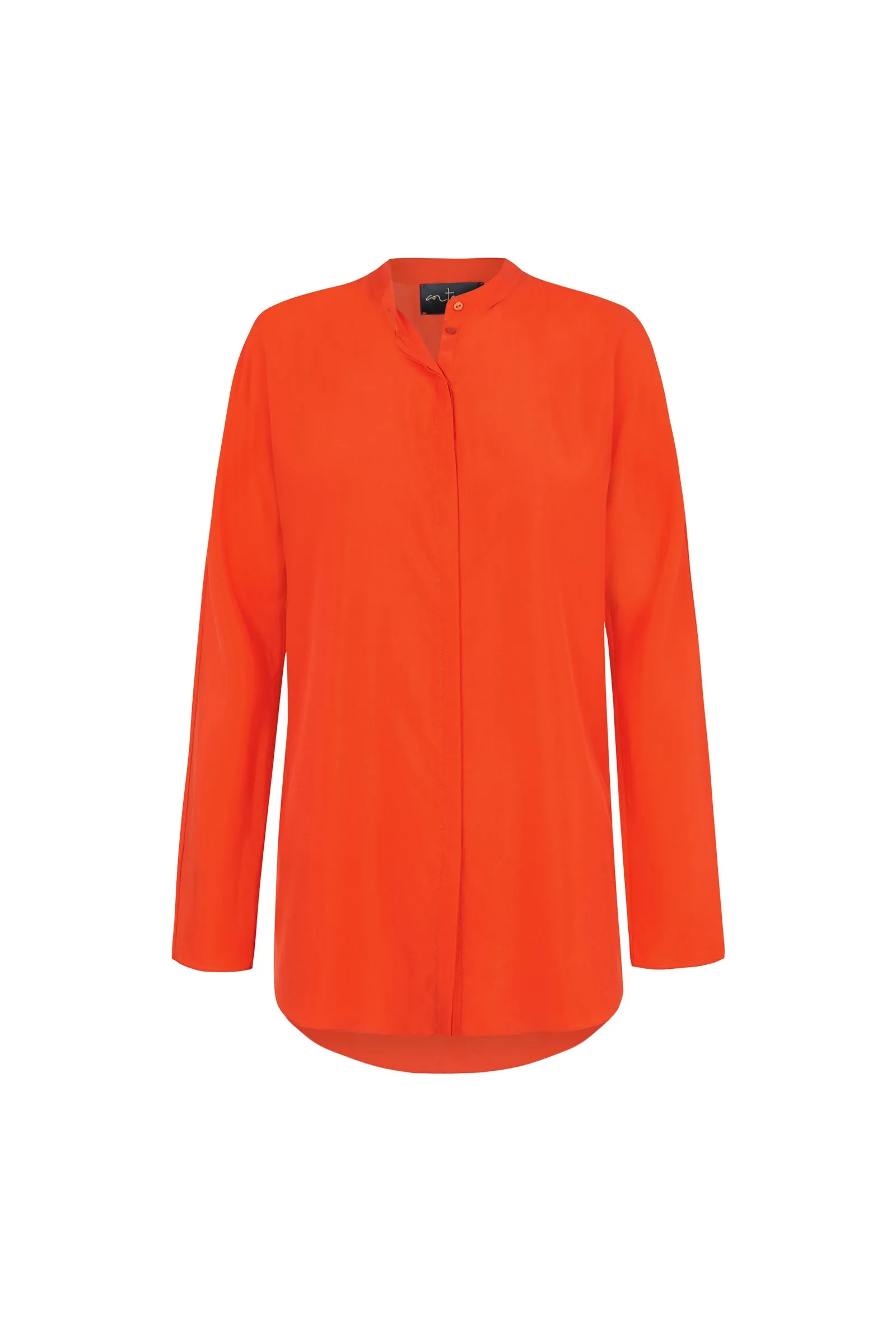 Macho, top en seda roja sold by Cortana