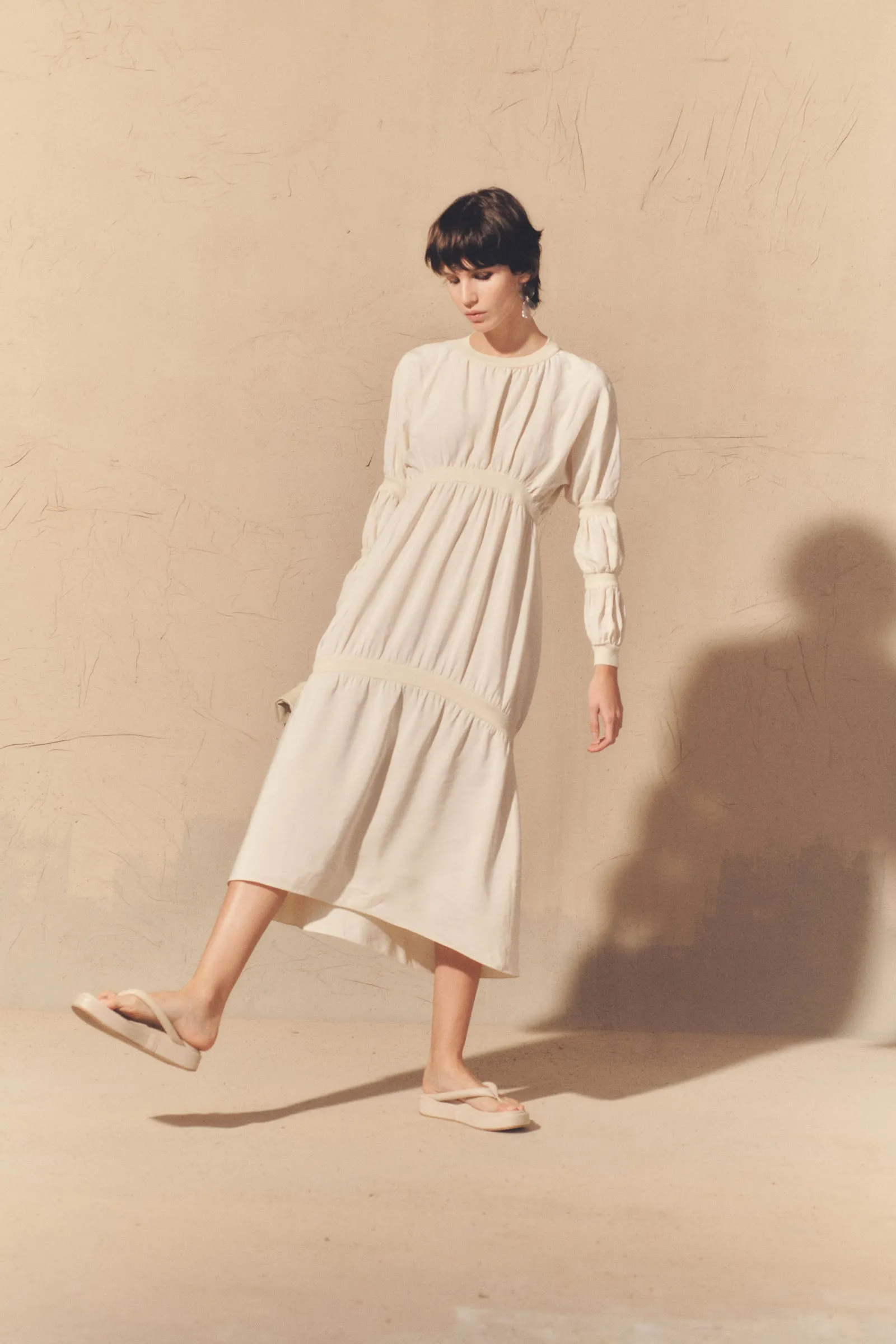 Morgan, vestido en lino y seda gris humo sold by Cortana product image thumbnail 5