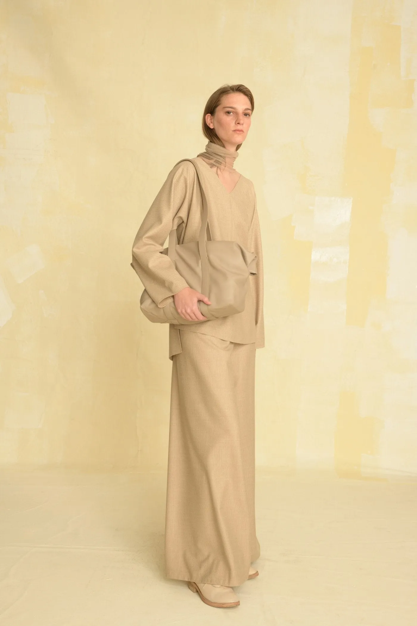 Riu, top en lana zelander beige sold by Cortana product image thumbnail 4