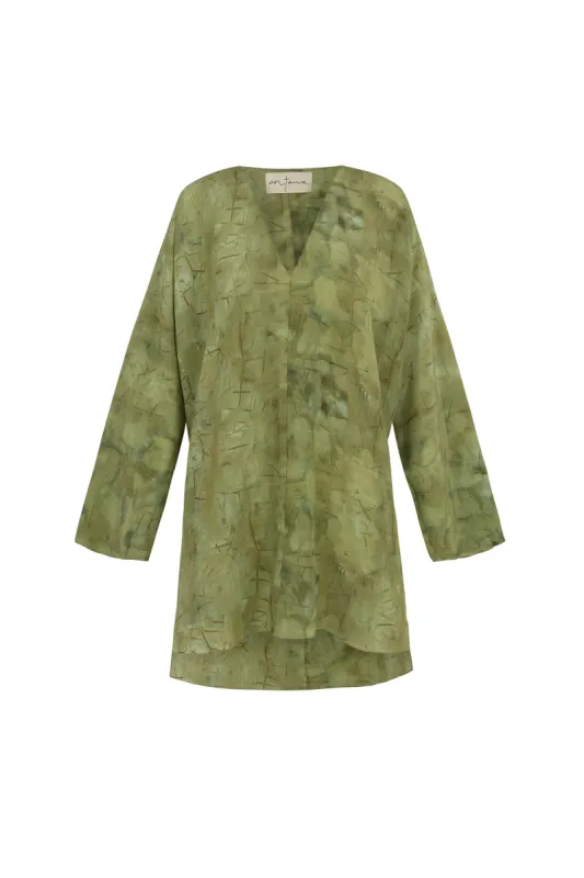 Amina, top en seda amantis print sold by Cortana