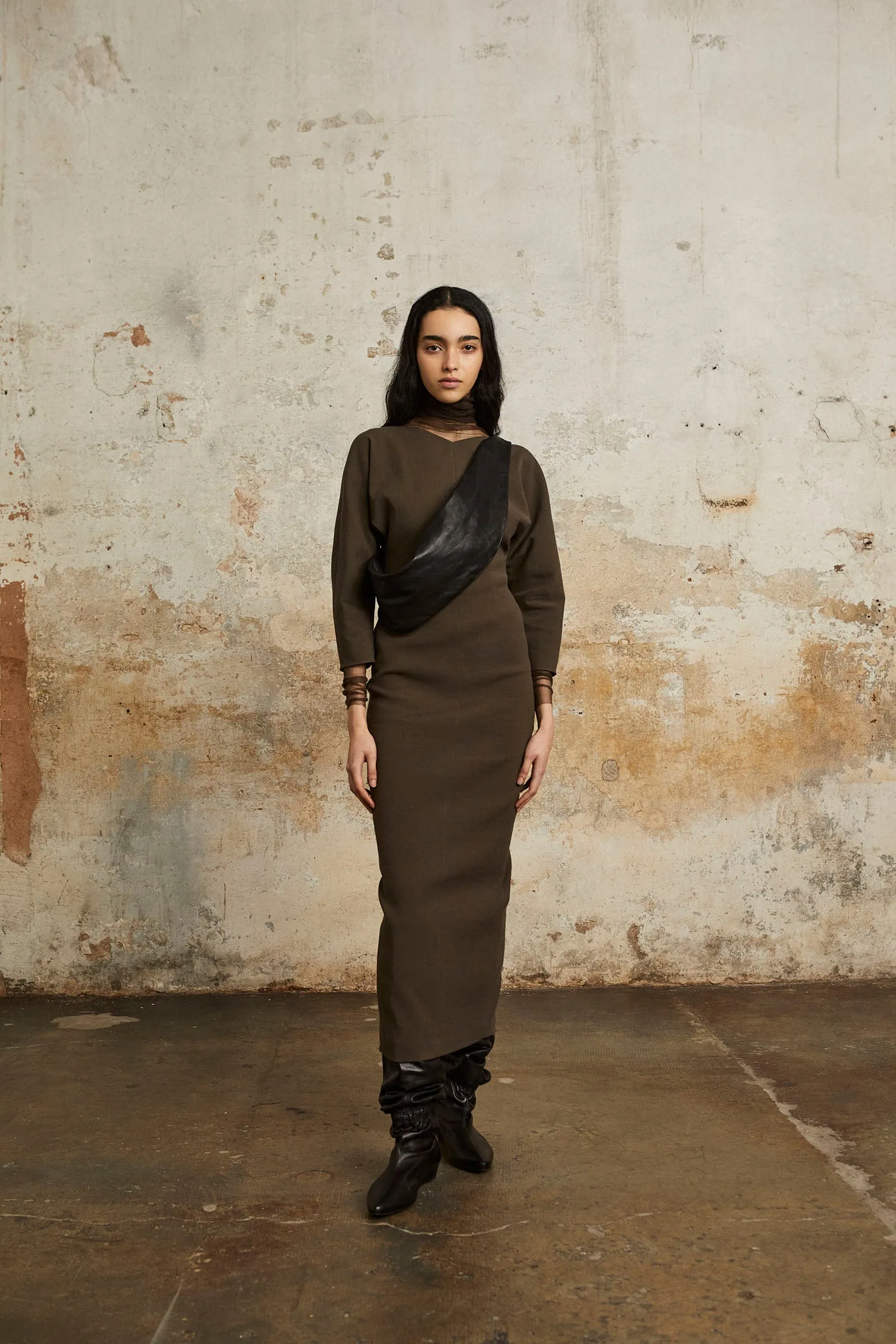 Jin S, riñonera en cuero negro sold by Cortana product image thumbnail 4