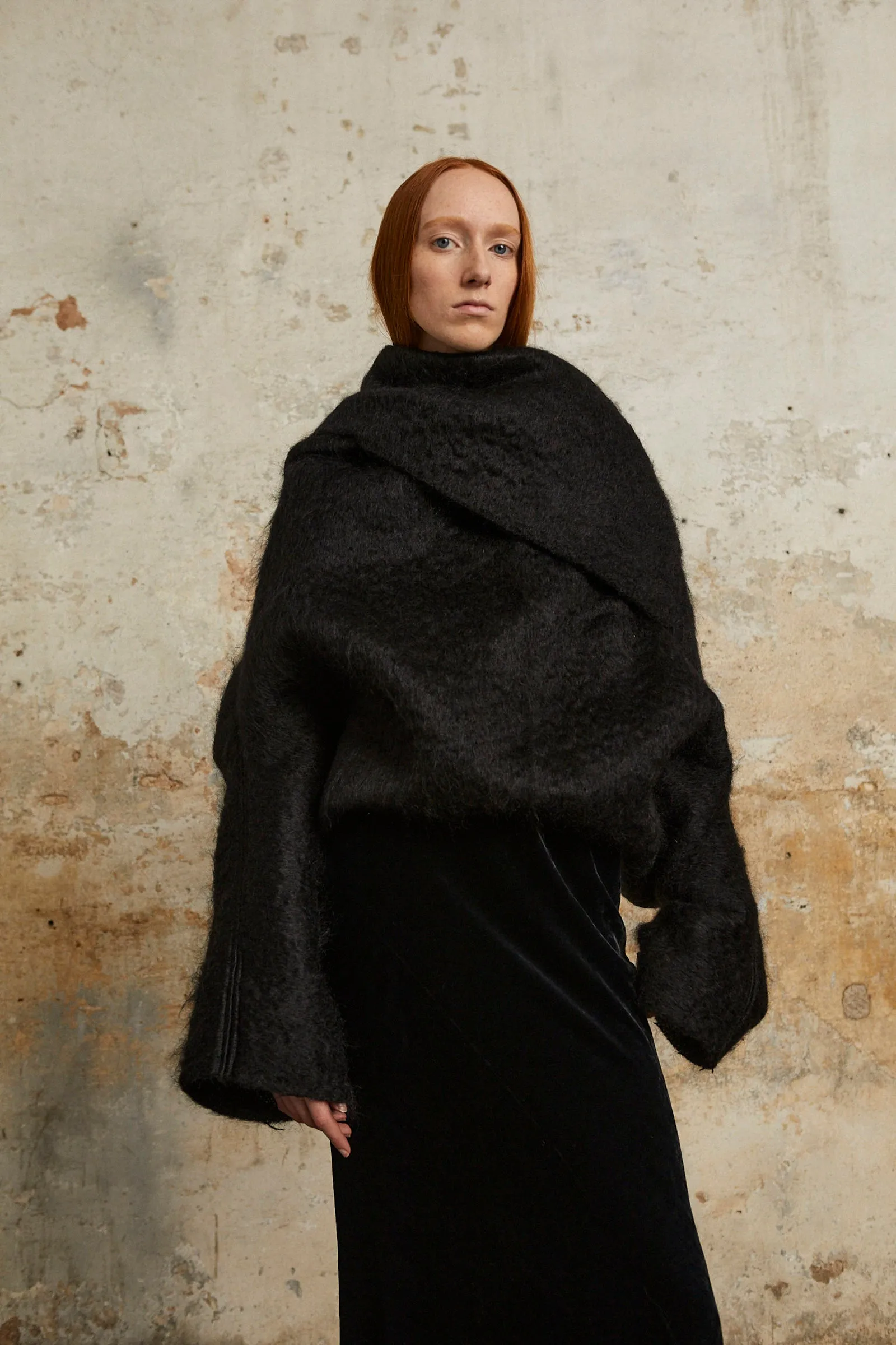 Ciel, chaqueta larga de mohair negro sold by Cortana product image thumbnail 5