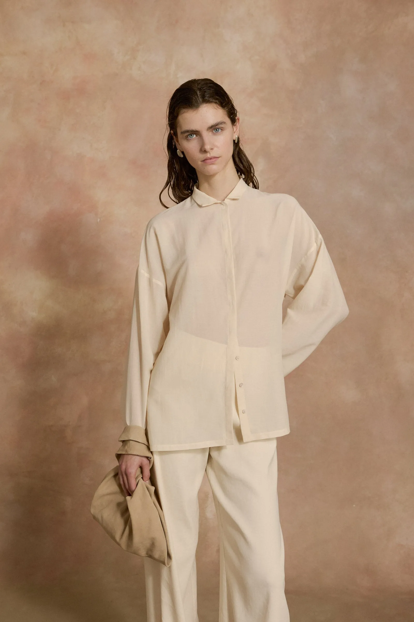 U XS, bolso de ante beige sold by Cortana product image thumbnail 3