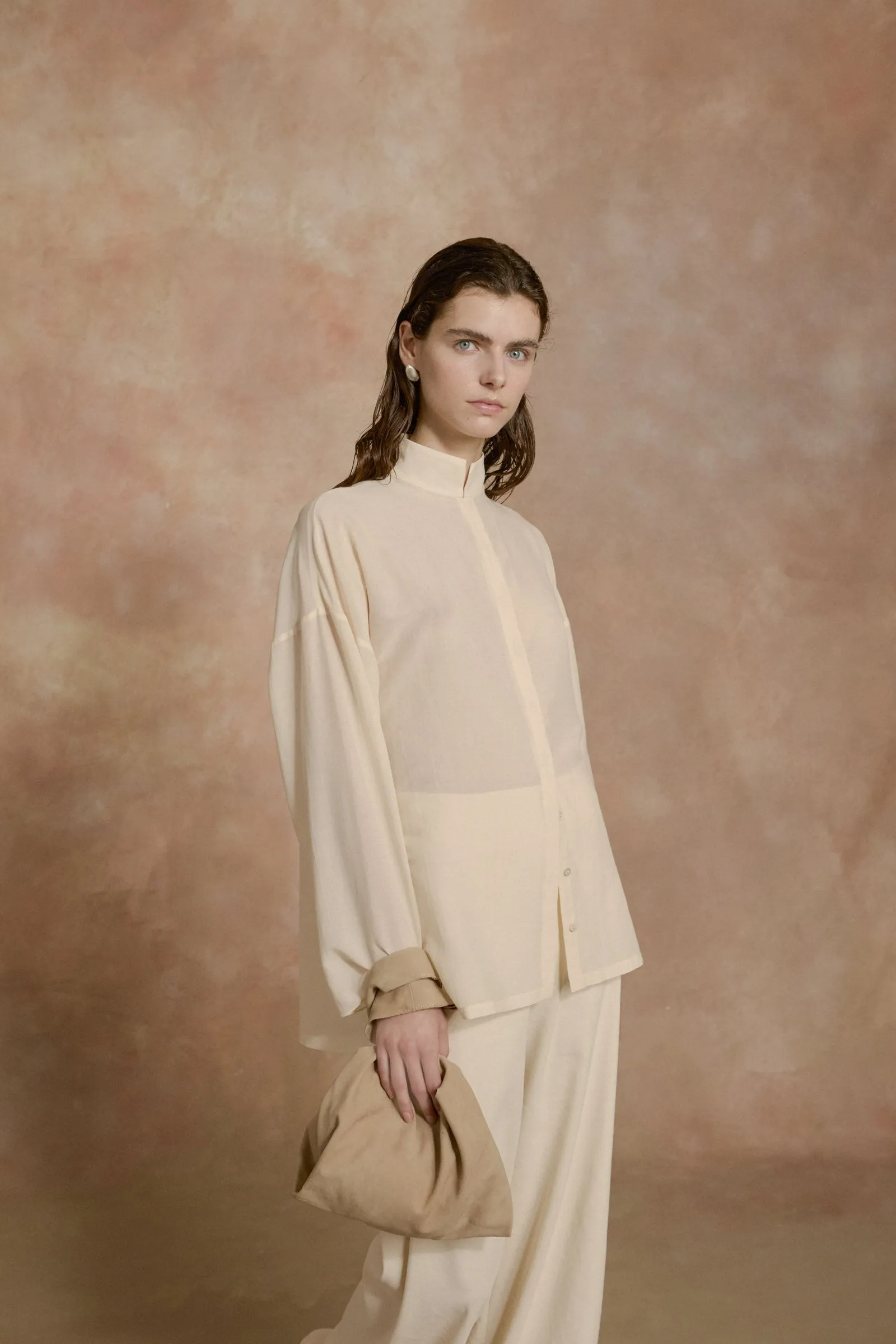 U XS, bolso de ante beige sold by Cortana product image thumbnail 2