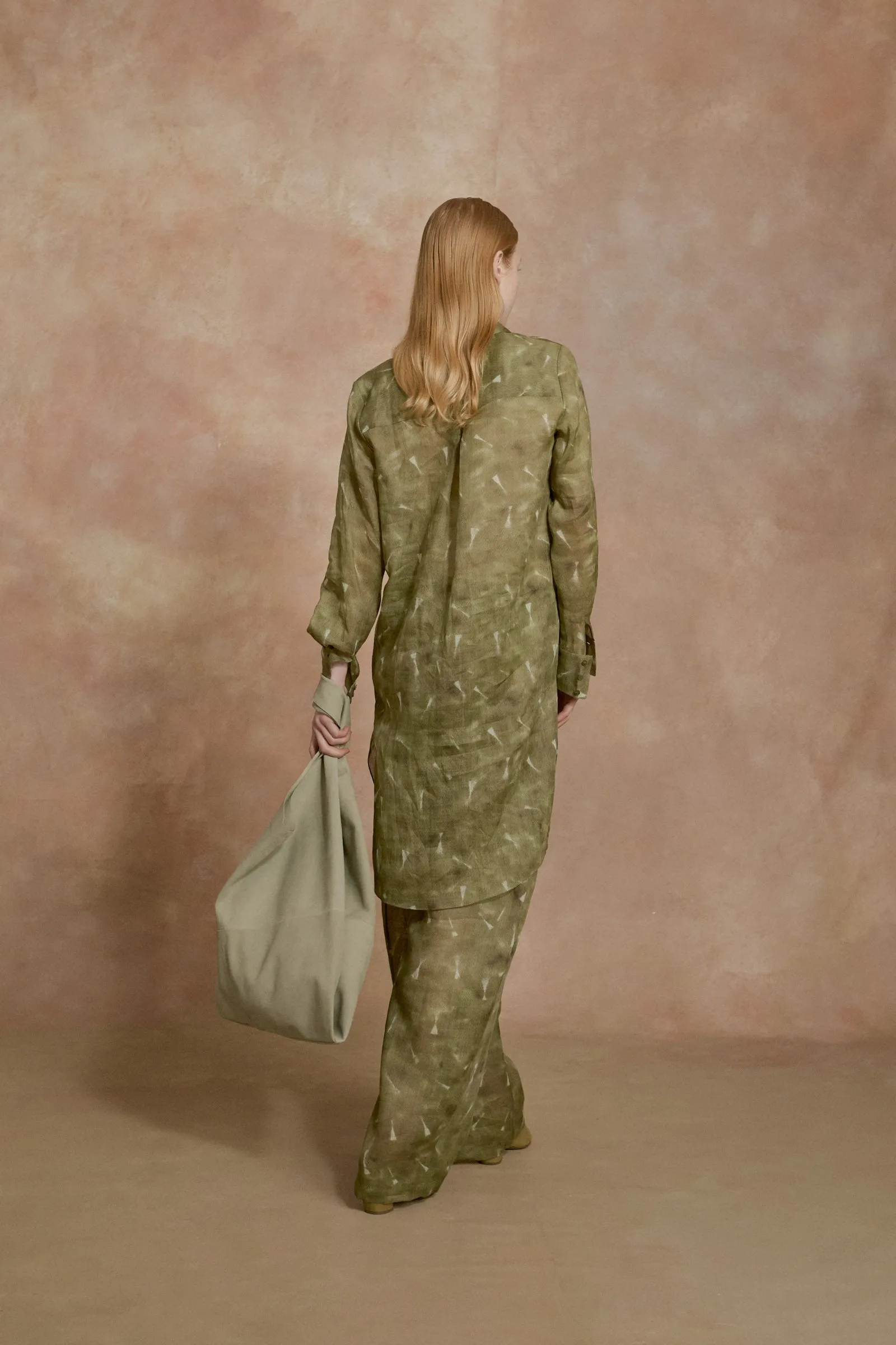 U XL, bolso de ante verde sold by Cortana product image thumbnail 3