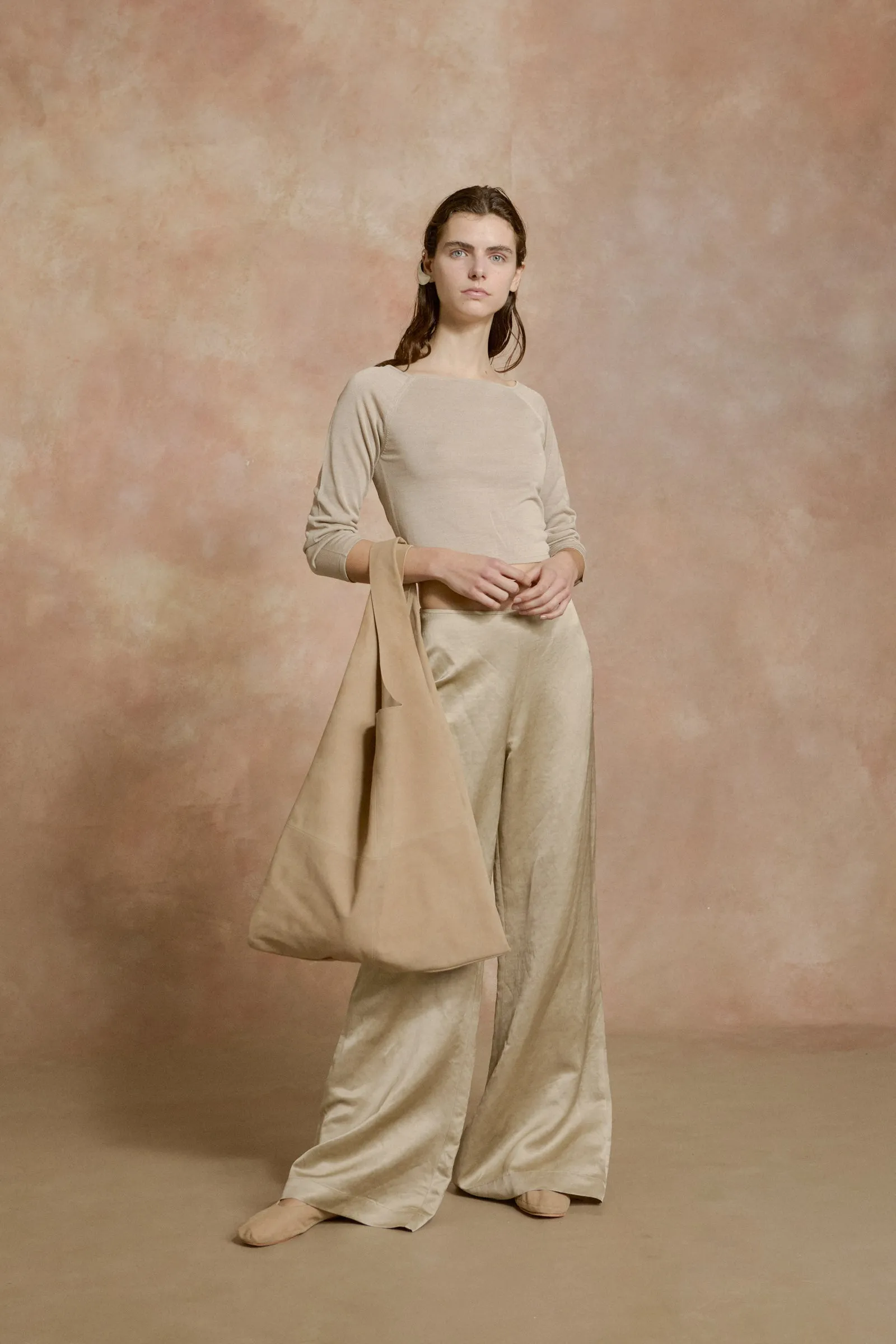 U XL, bolso de ante beige sold by Cortana product image thumbnail 2