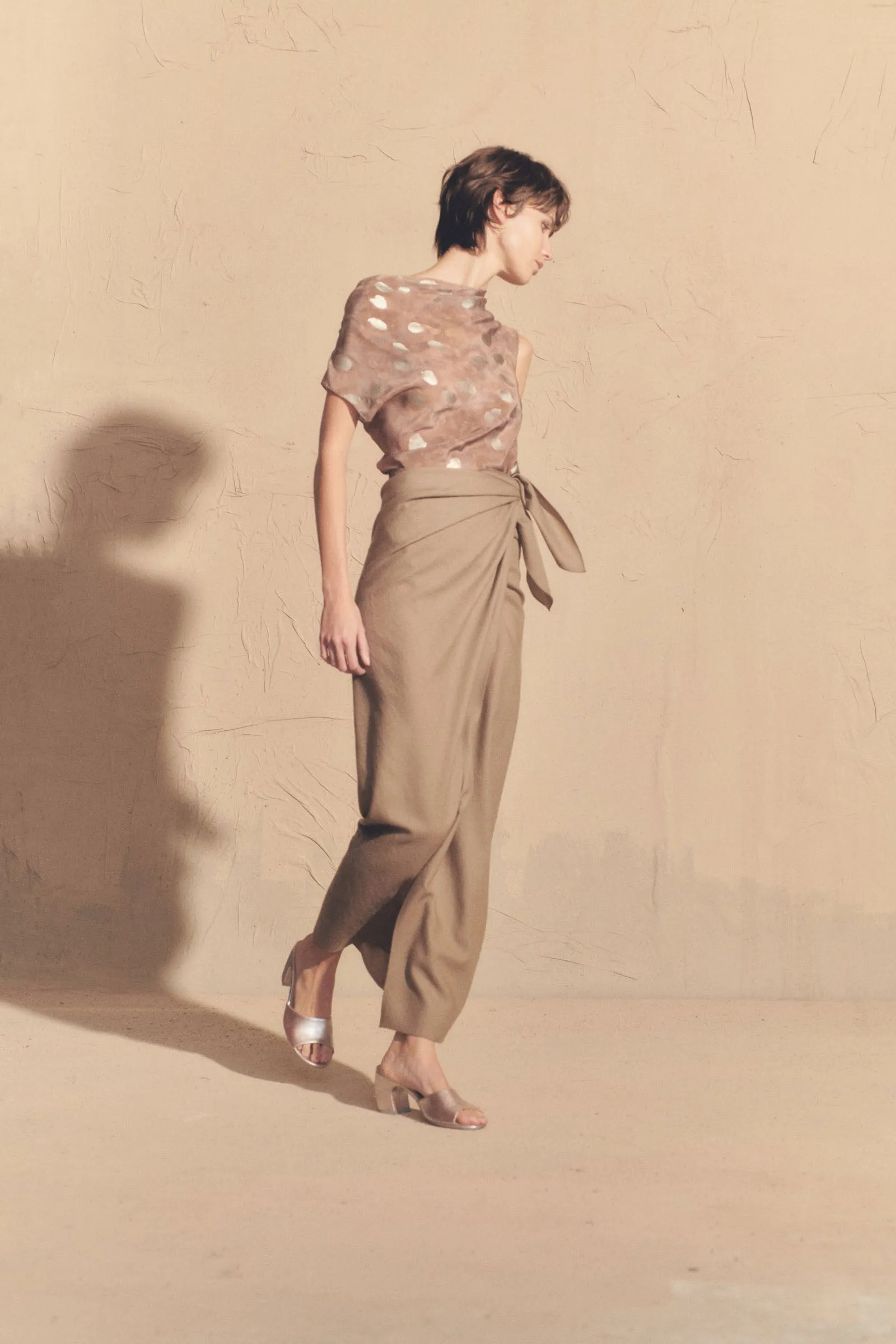 Alina, top en seda shita print sold by Cortana product image thumbnail 2