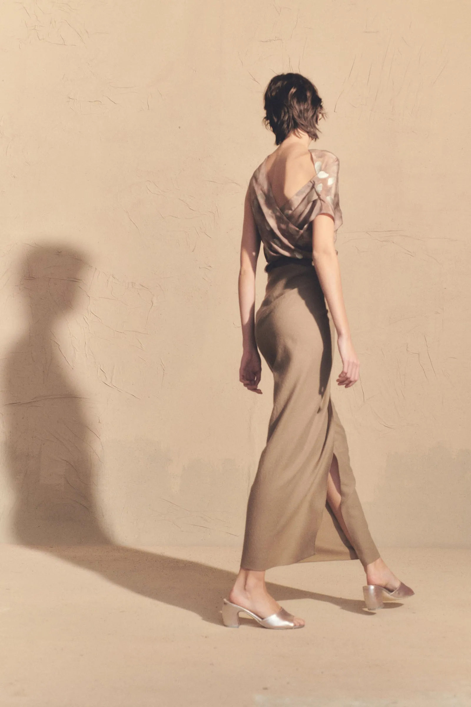 Alina, top en seda shita print sold by Cortana product image thumbnail 5