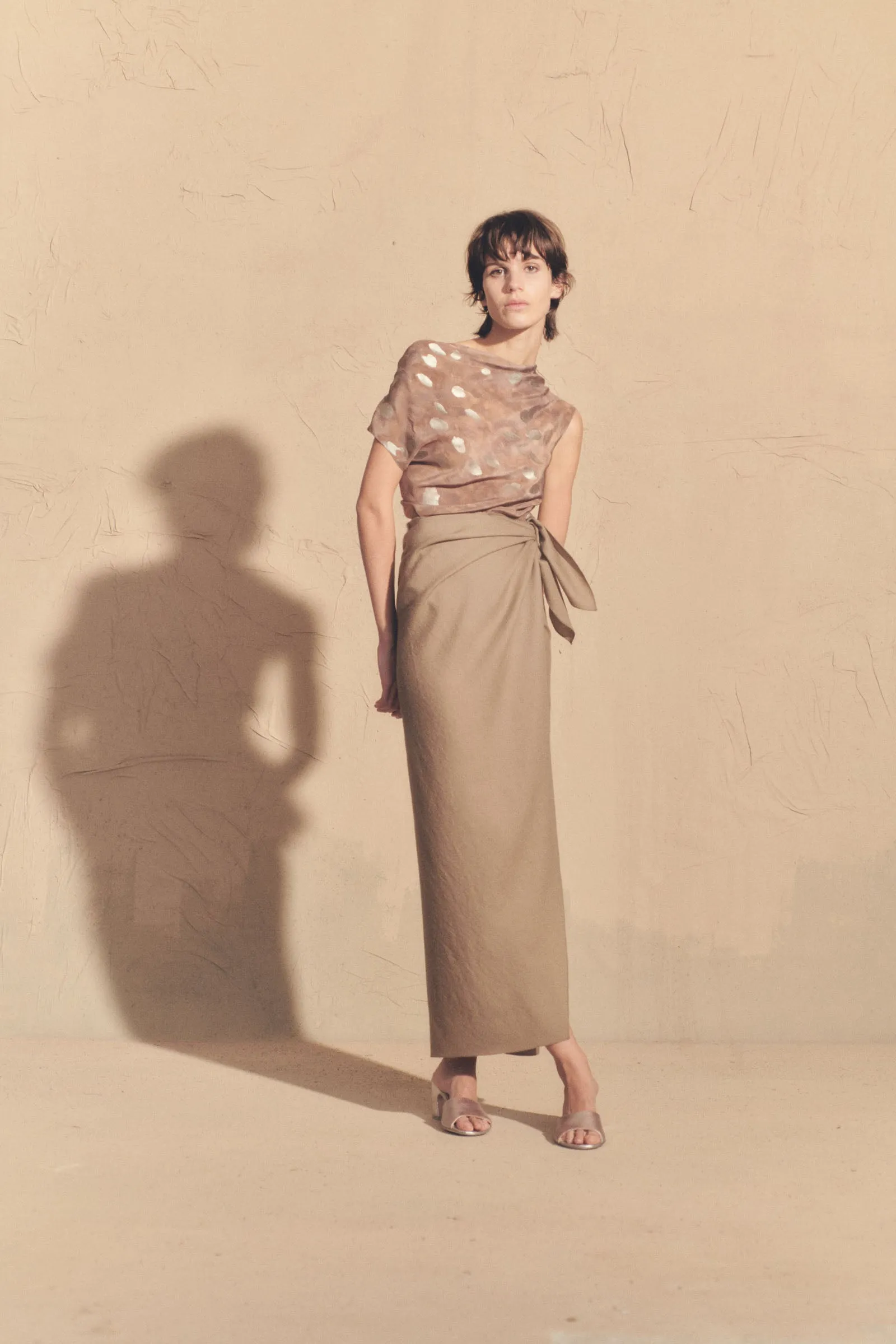 Alina, top en seda shita print sold by Cortana product image thumbnail 3