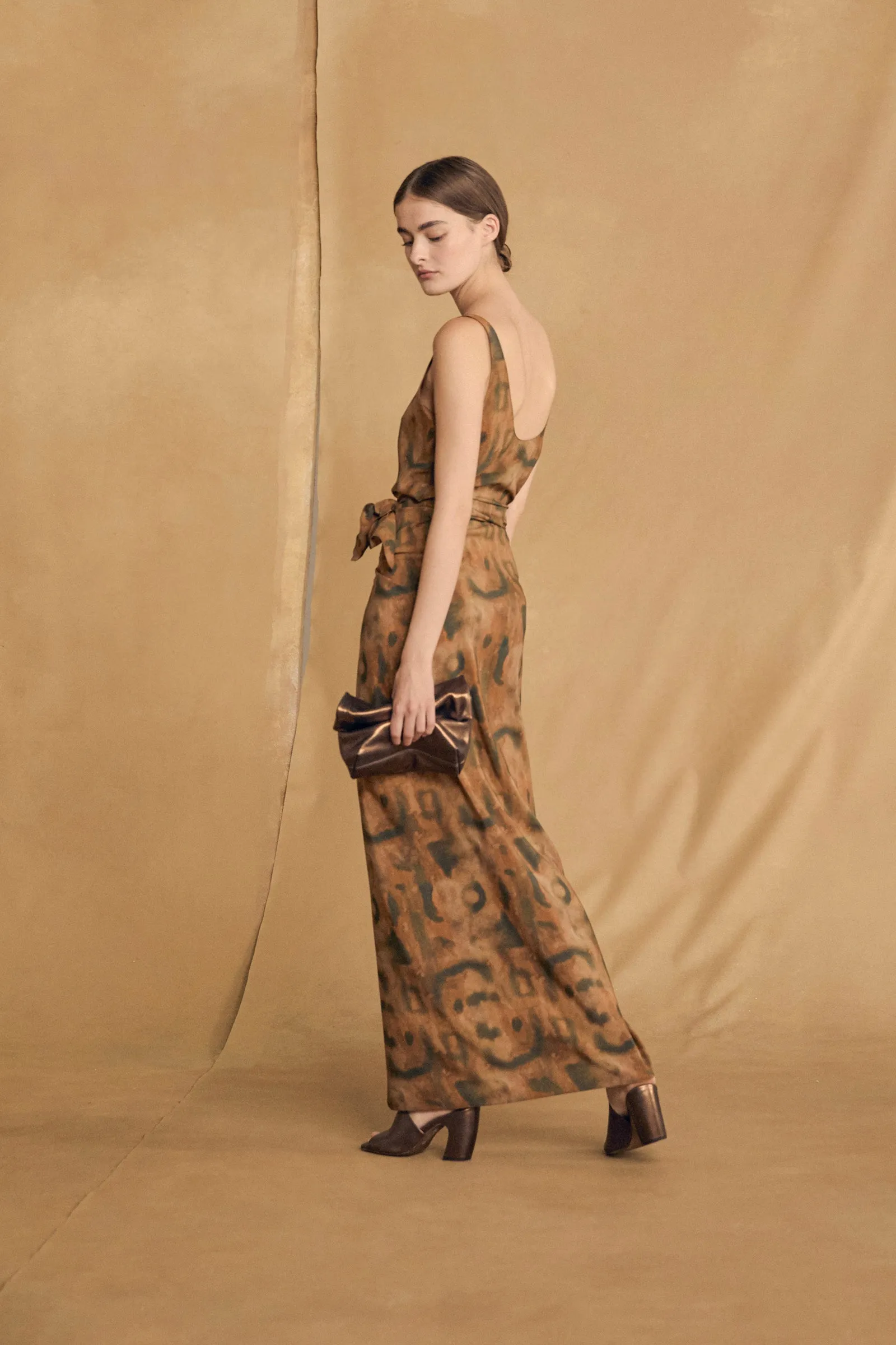 Janis, mules de cuero bronce oscuro sold by Cortana product image thumbnail 4