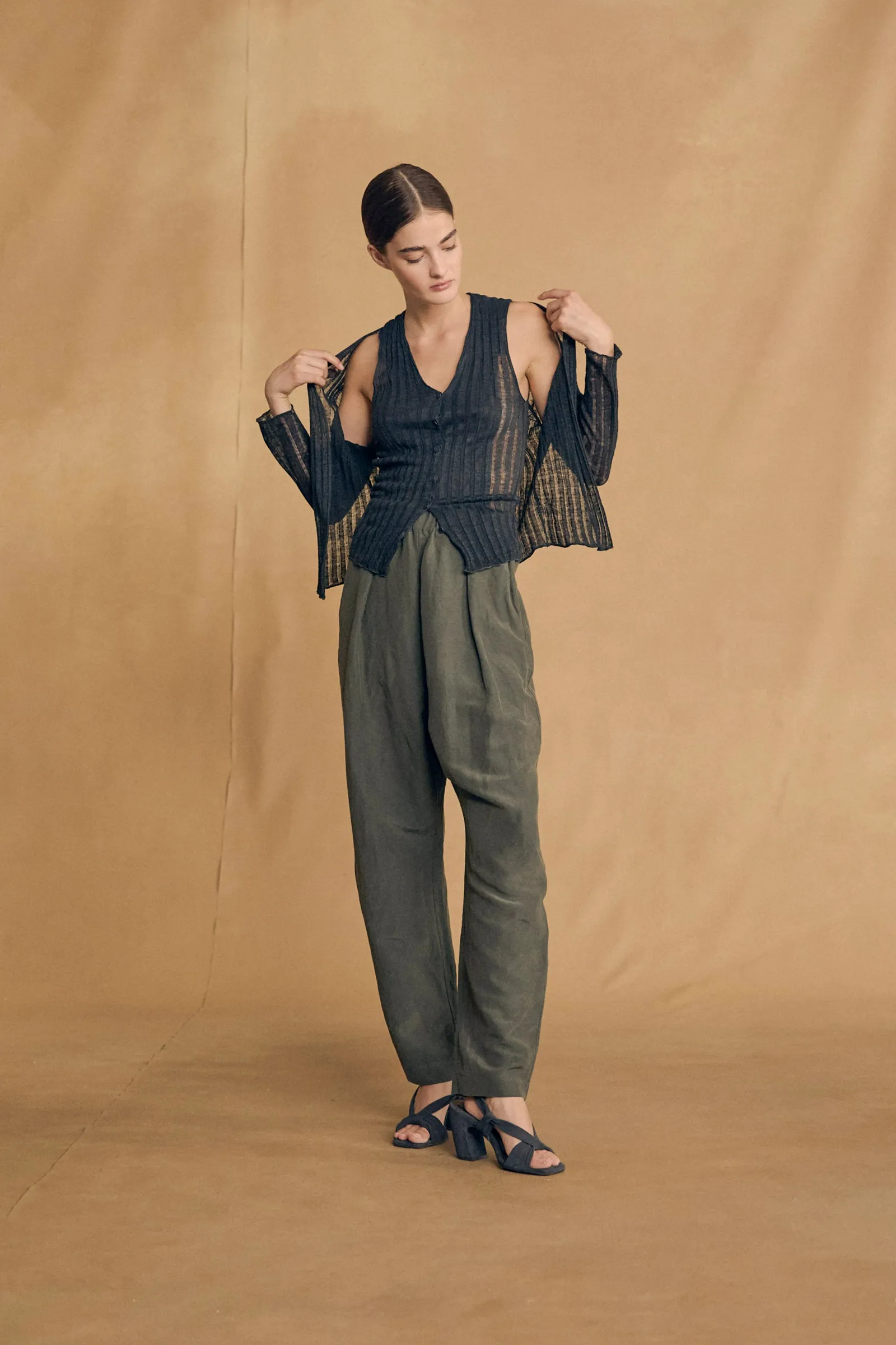 Antico, chaleco de cañamo grafito sold by Cortana product image thumbnail 3