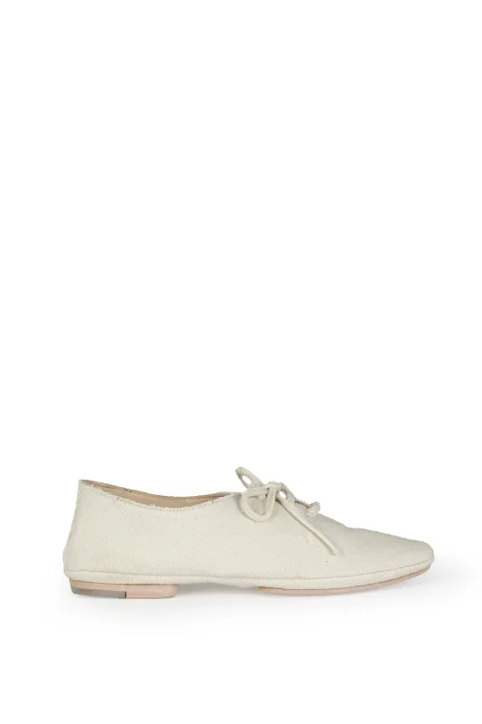 Naila, zapatos oxford de algodon marfil sold by Cortana