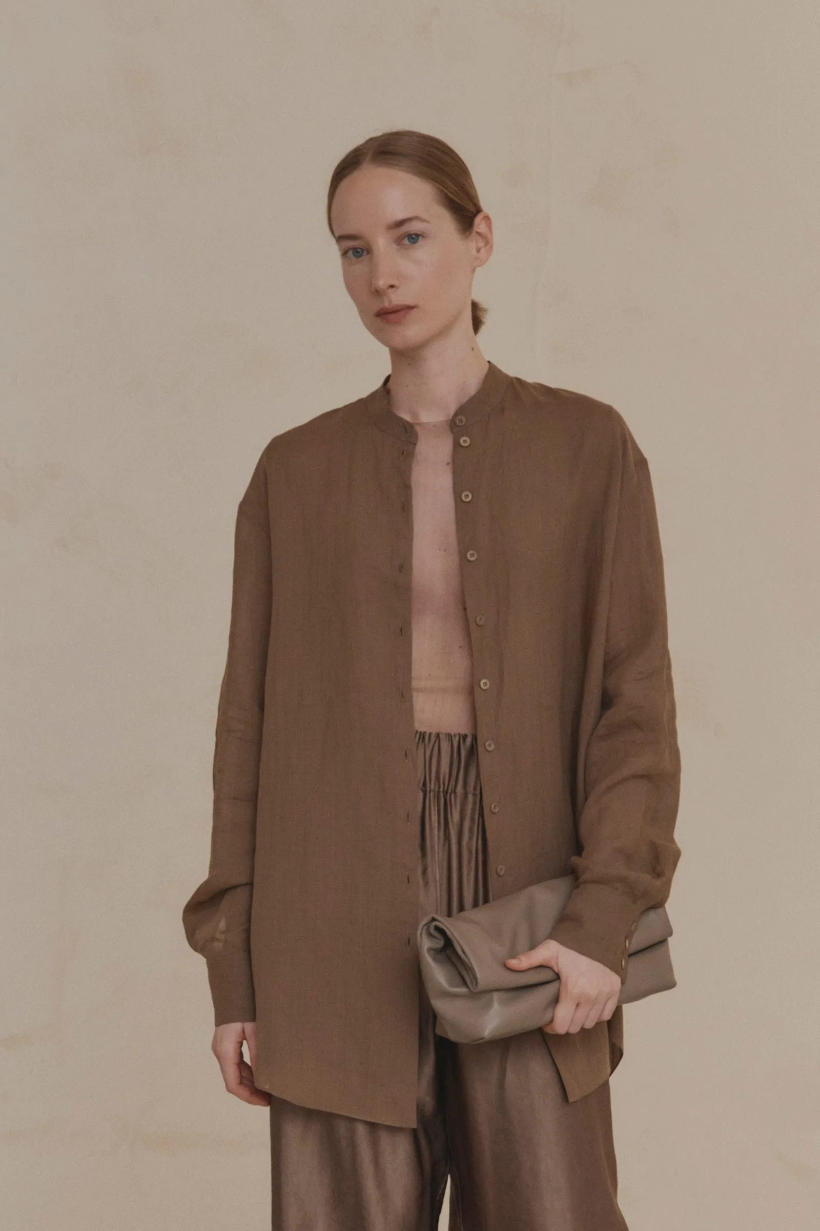 Raoul, camisa en ramio moca sold by Cortana product image thumbnail 2