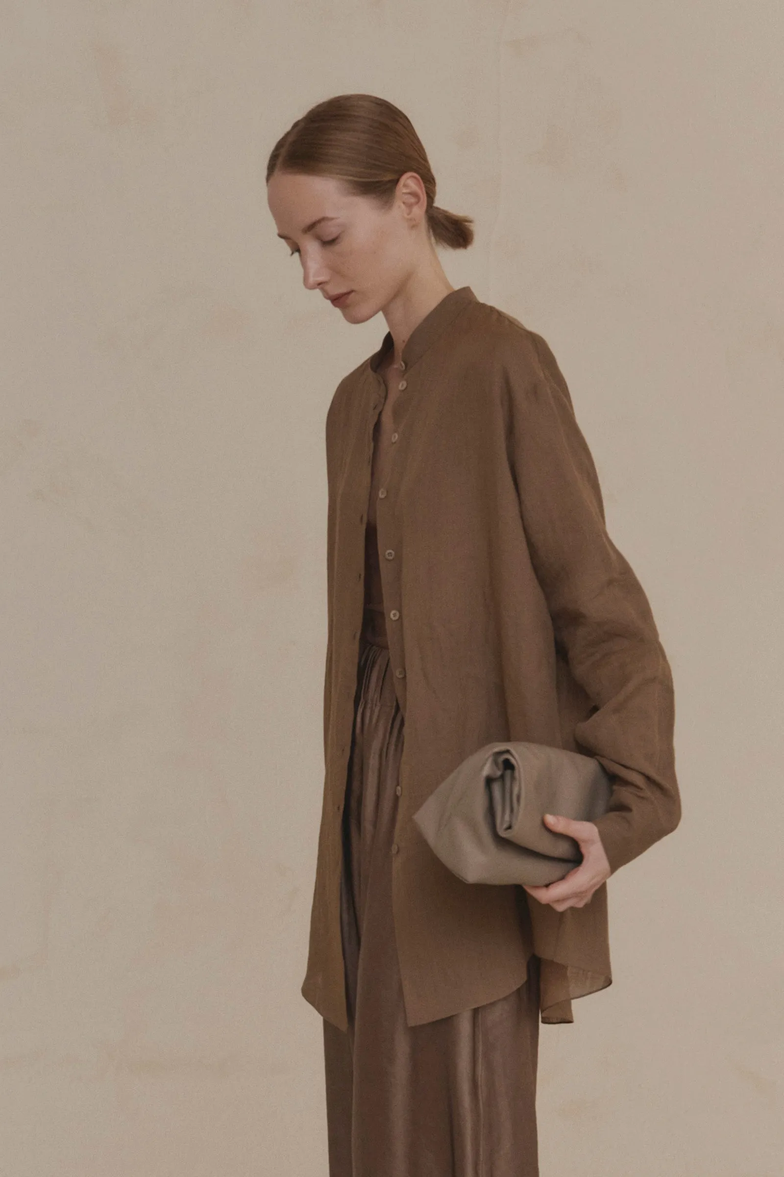 Raoul, camisa en ramio moca sold by Cortana product image thumbnail 3