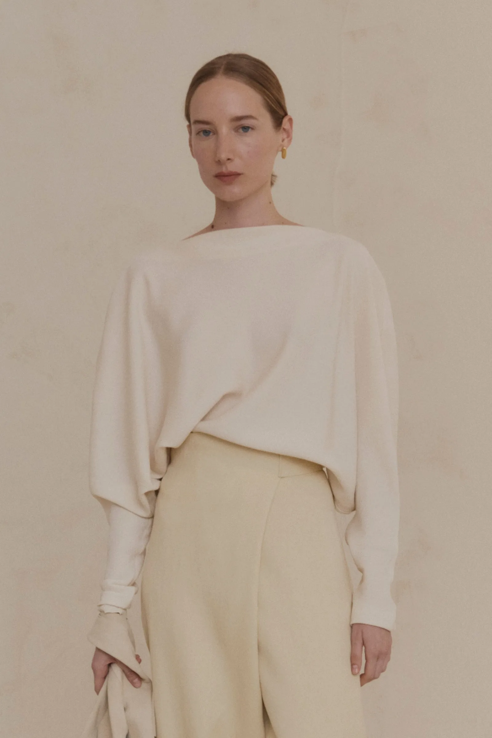 Amanita, top de seda stretch charcoal sold by Cortana product image thumbnail 3