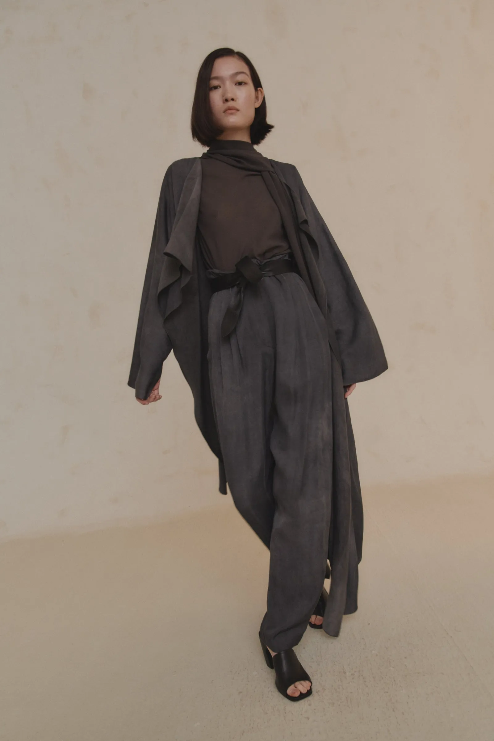 Janis, mules de piel negro sold by Cortana product image thumbnail 5