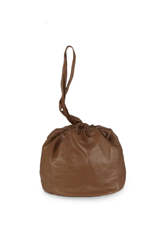 Sack L, bolso grande de cuero henna sold by Cortana