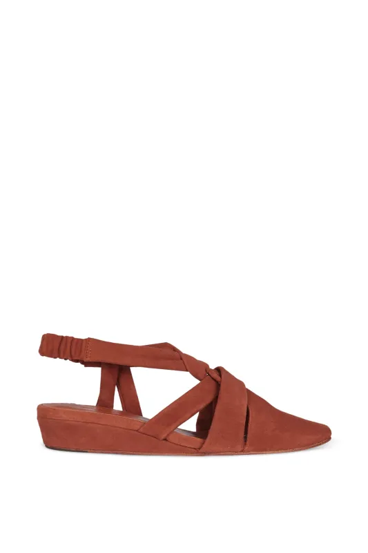 Knot, zapato de punta teja sold by Cortana