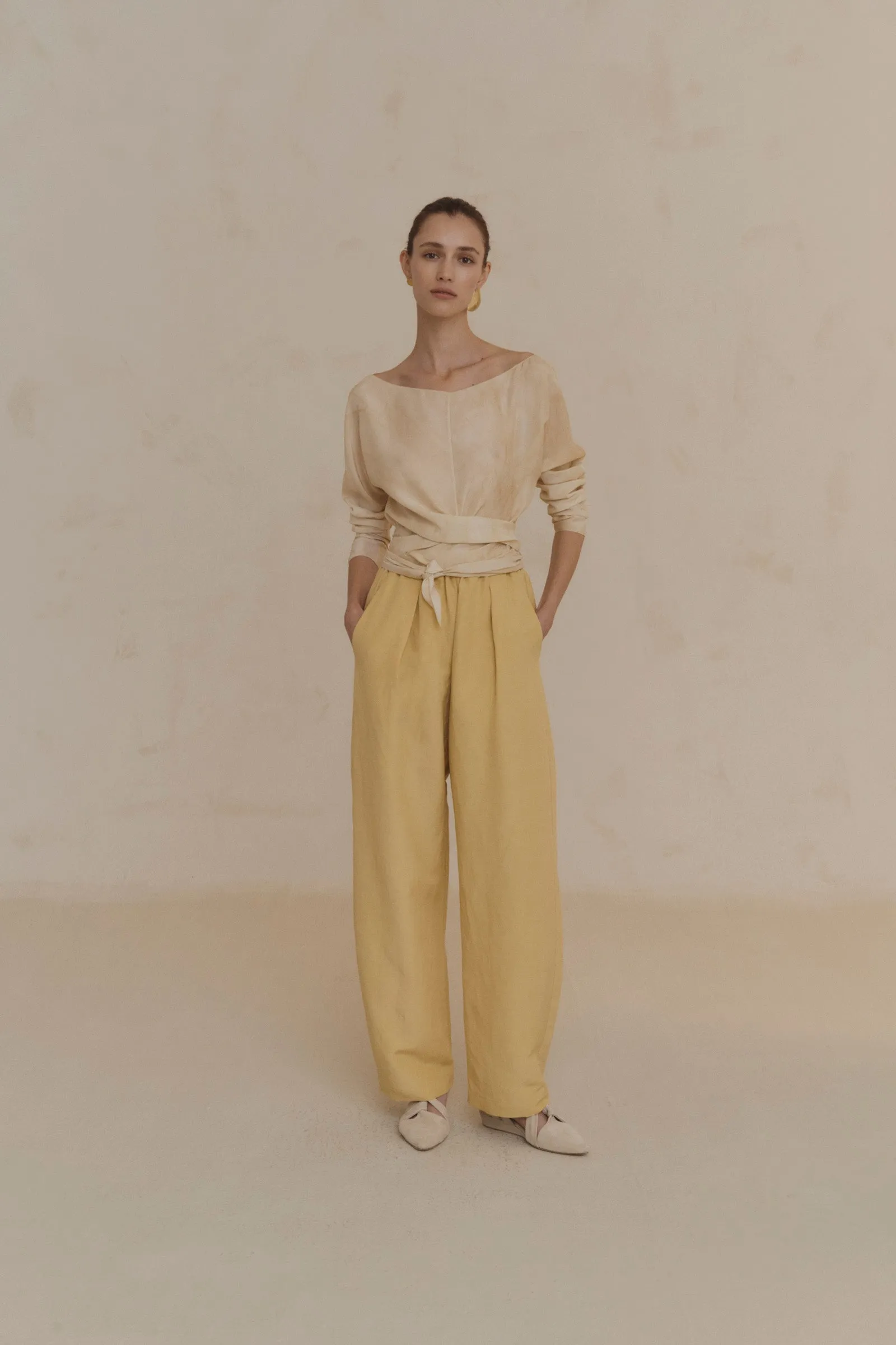 Mel, pantalon de lino y seda negro sold by Cortana product image thumbnail 4