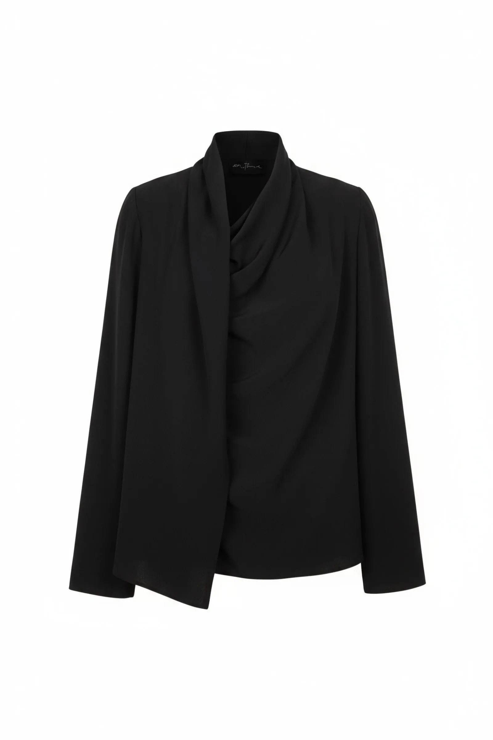 Lyra, blusa asimetrica de seda negro sold by Cortana