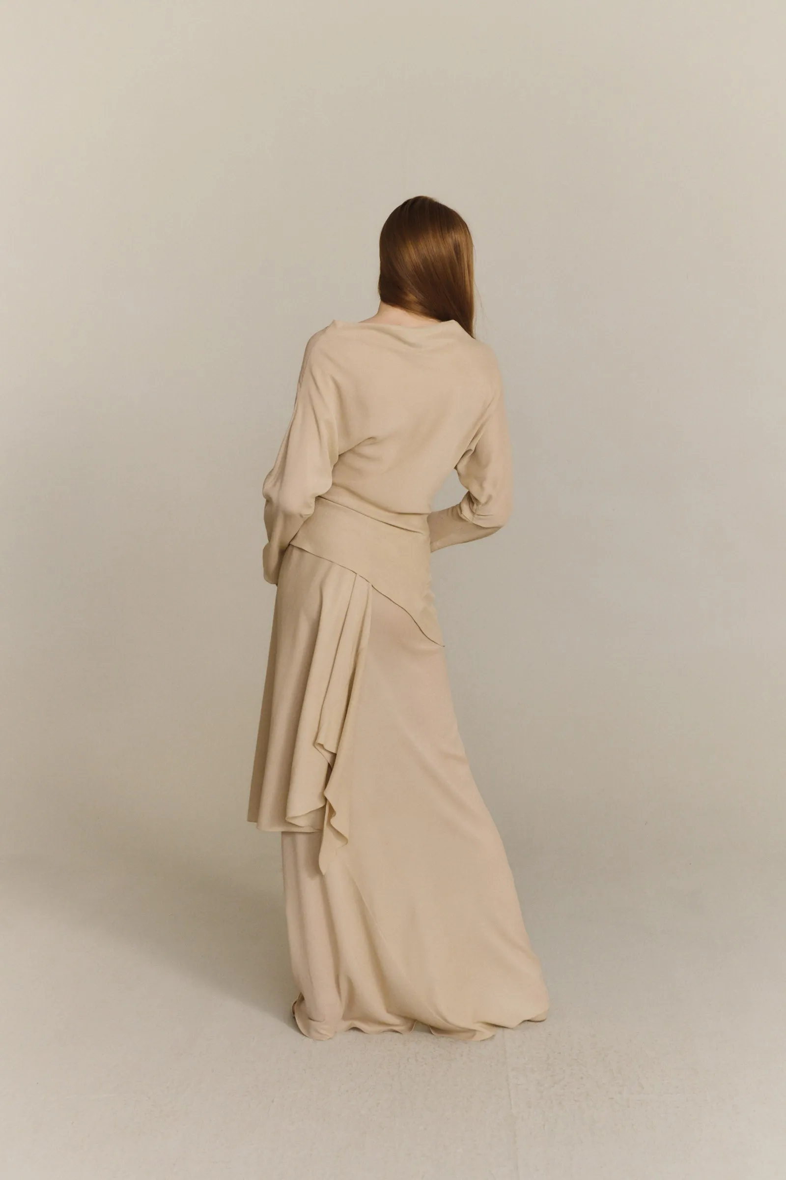 Isolde, top de seda beige sold by Cortana product image thumbnail 5