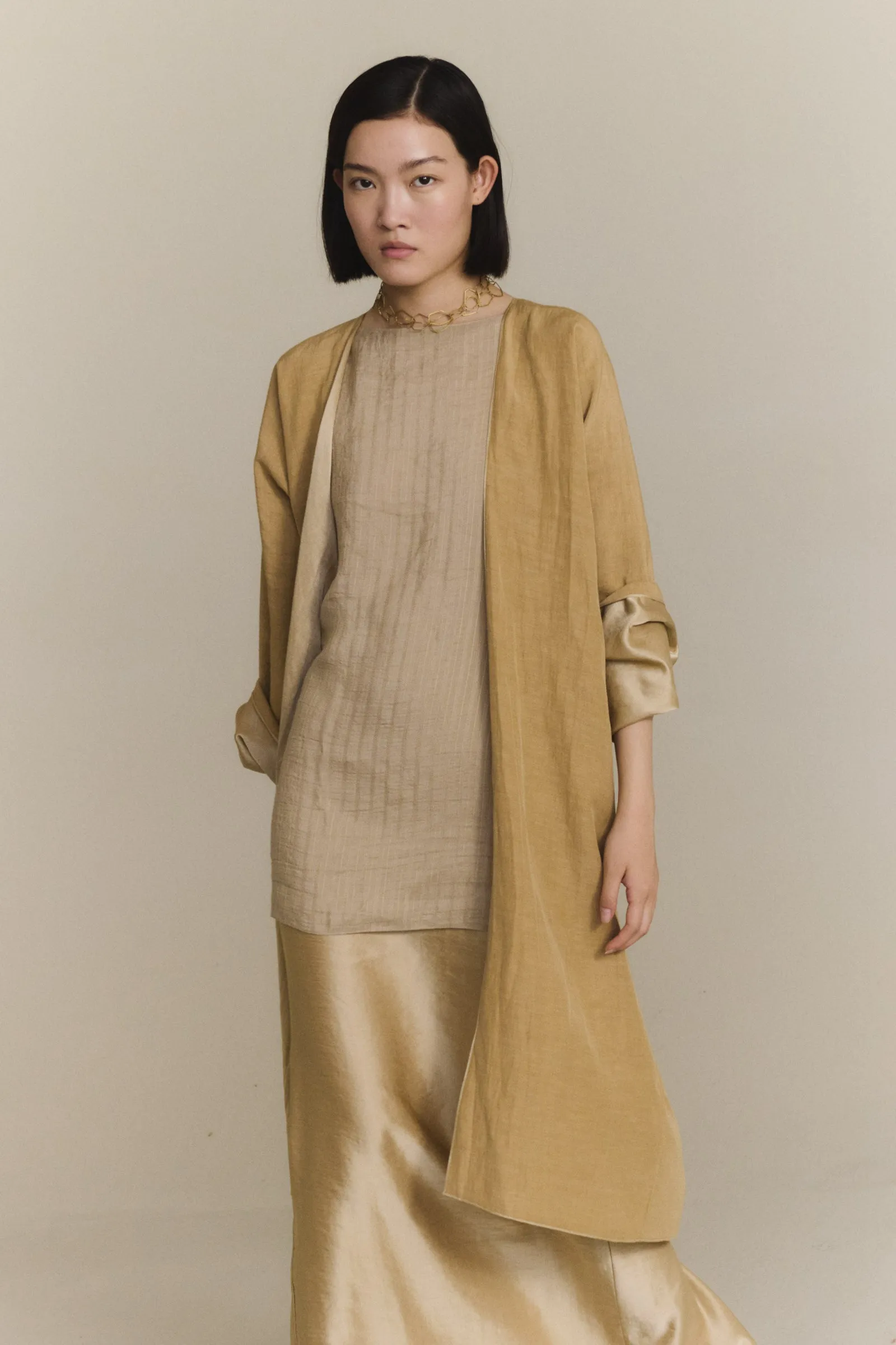 Inga, chaqueta larga beige dorado sold by Cortana product image thumbnail 3