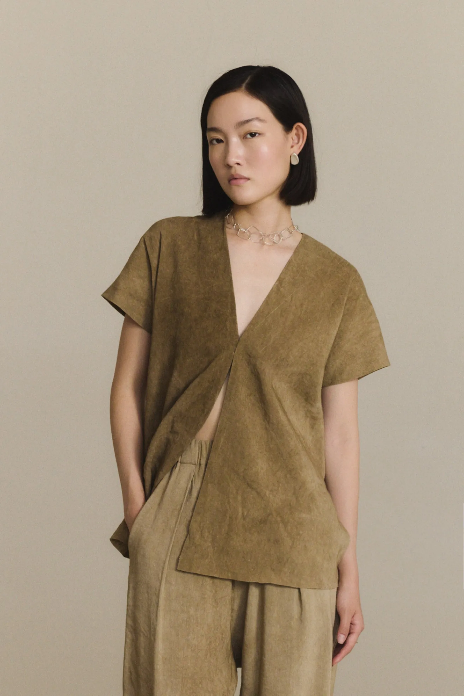 Cassian, top de lino marron claro maltinto sold by Cortana product image thumbnail 2