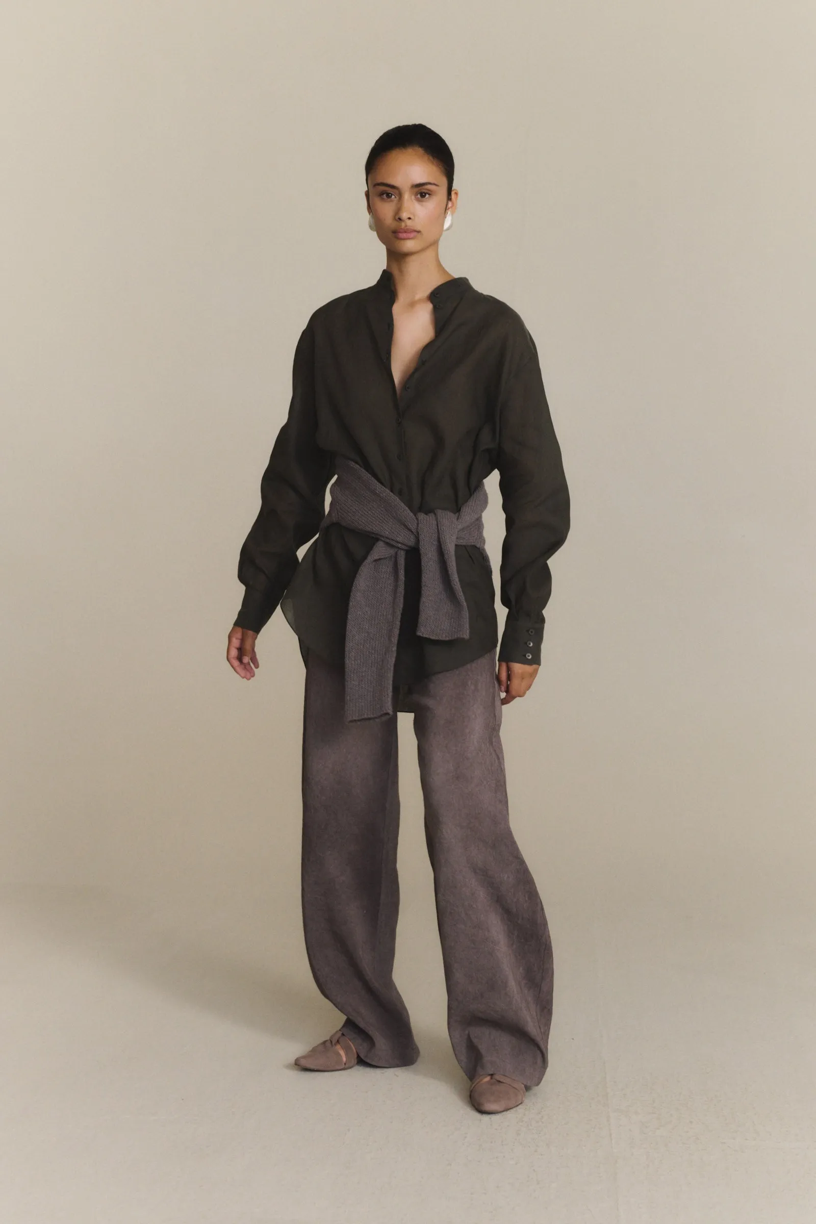 Raoul, camisa de algodon y lino gris oscuro sold by Cortana product image thumbnail 4