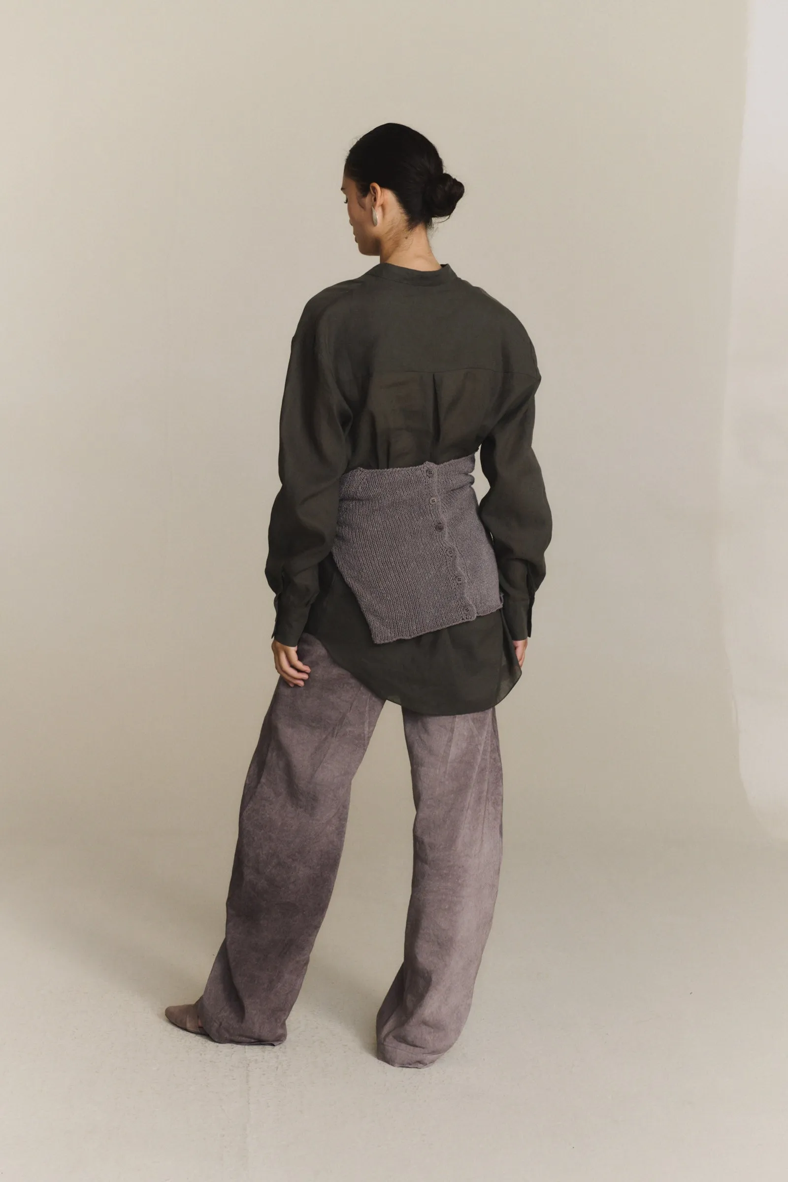 Raoul, camisa de algodon y lino gris oscuro sold by Cortana product image thumbnail 5