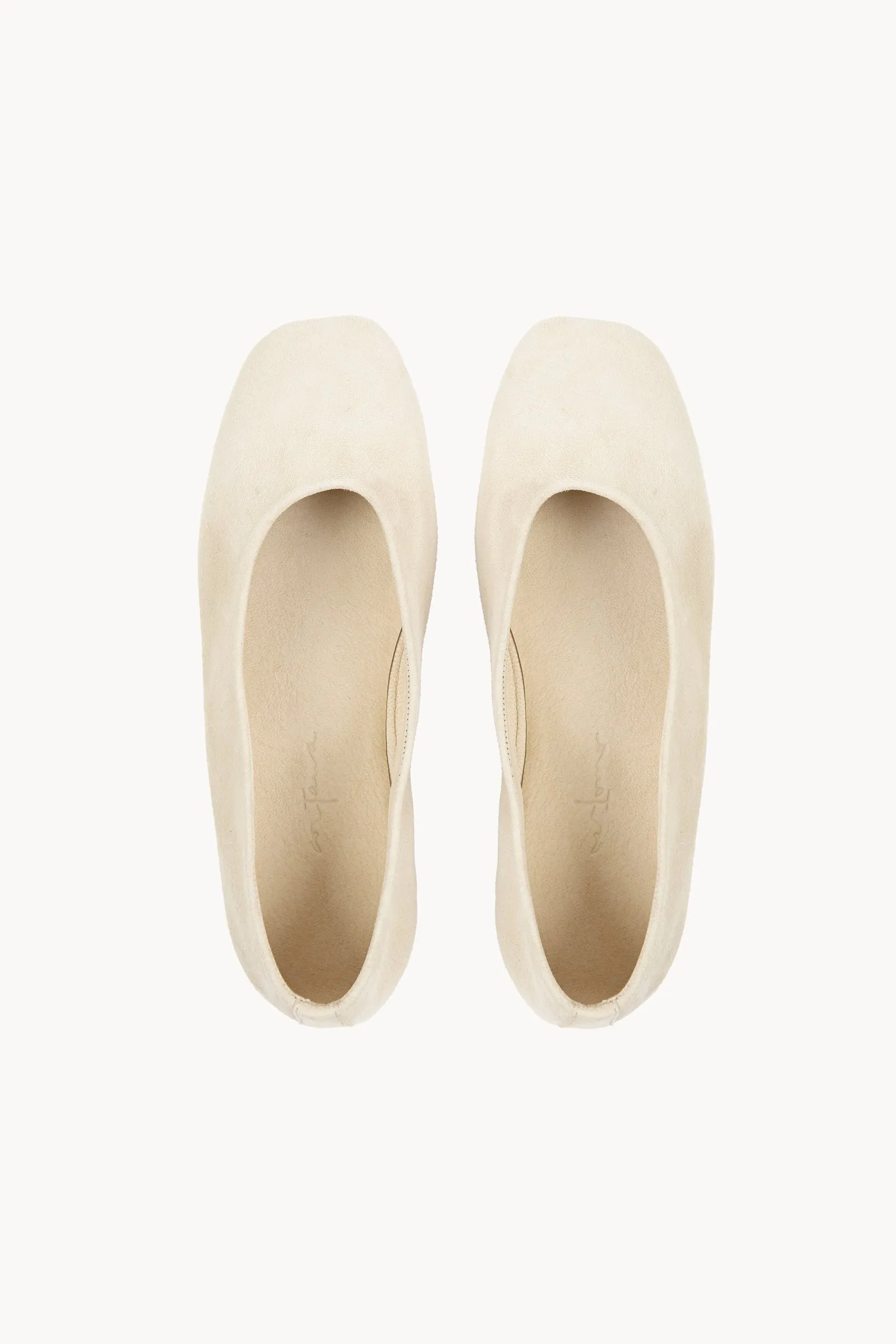 Lara, bailarina de ante marfil sold by Cortana product image thumbnail 5