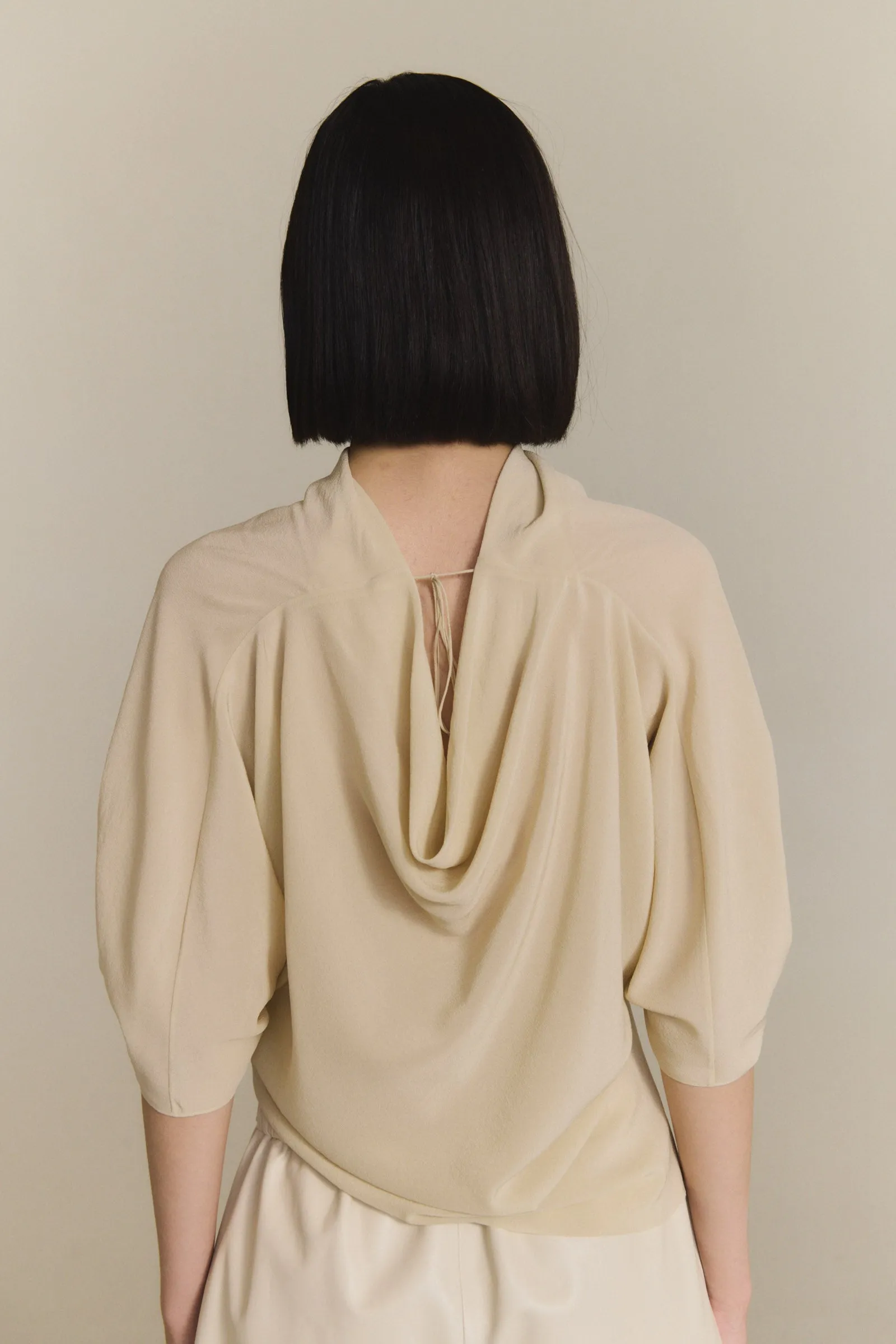 Liv, blusa de seda stretch anis sold by Cortana product image thumbnail 3