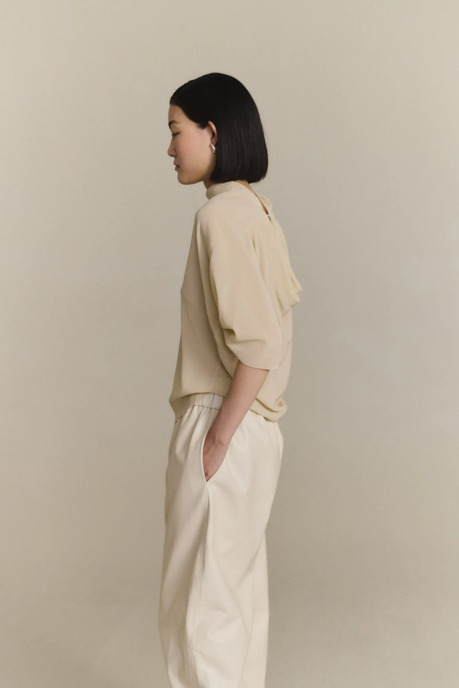 Liv, blusa de seda stretch anis sold by Cortana product image thumbnail 5