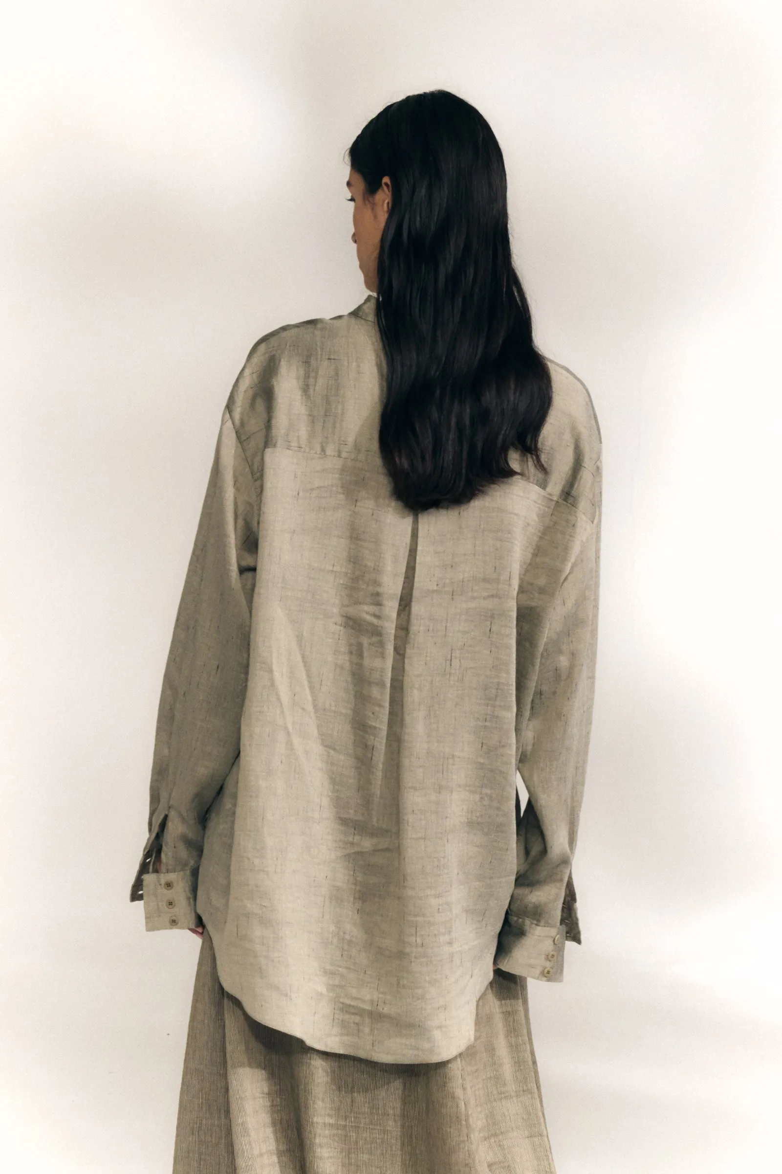 Sal, camisa oversize de lino de rayas gris plata sold by Cortana product image thumbnail 5