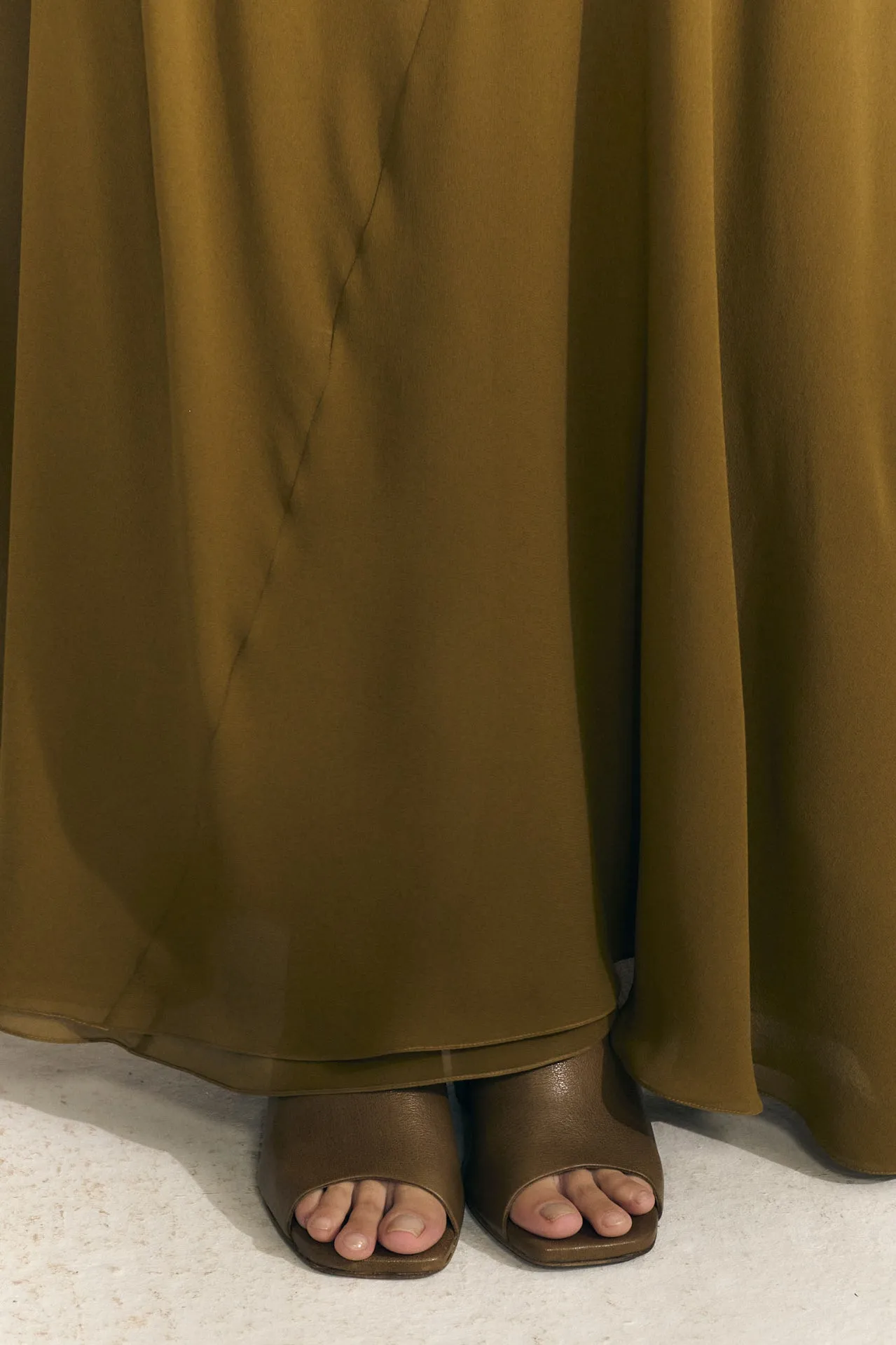 Janis, mules de piel kaki sold by Cortana product image thumbnail 4