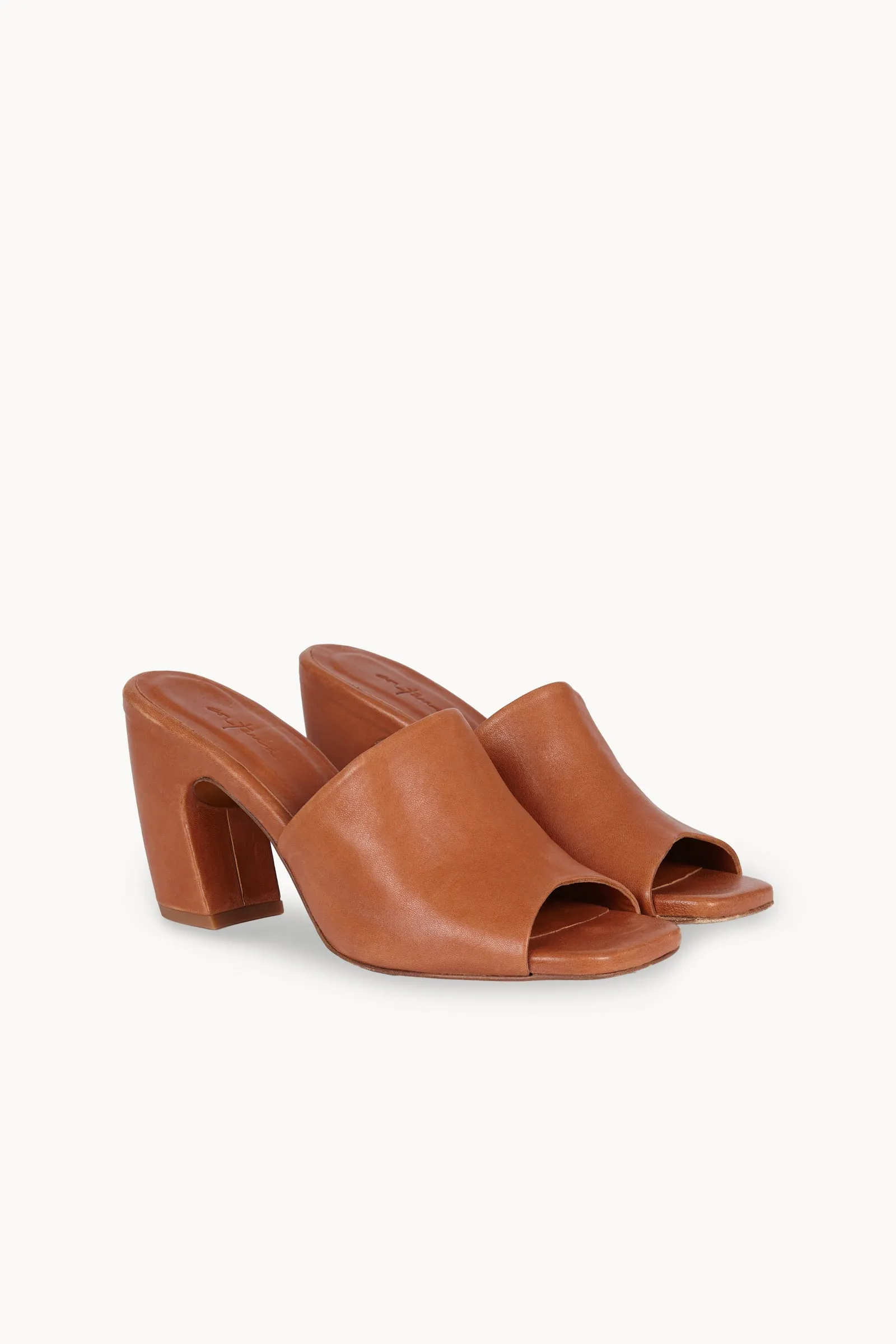 Janis, mules de piel marron cuero sold by Cortana product image thumbnail 2