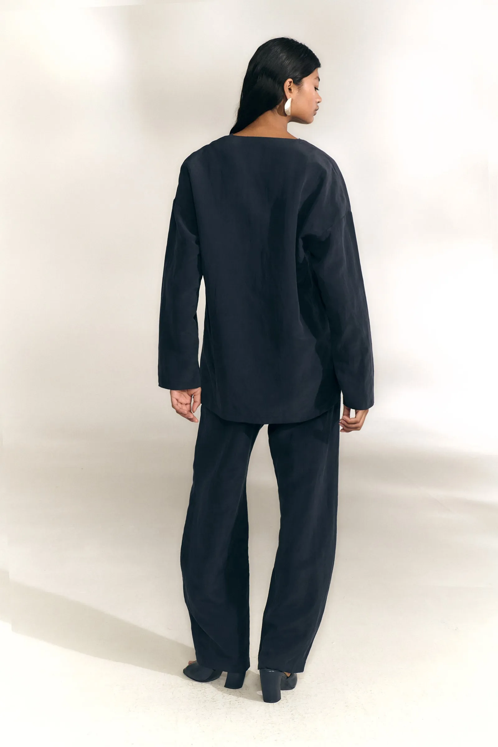Mel, pantalon de lino y seda azul marino sold by Cortana product image thumbnail 2