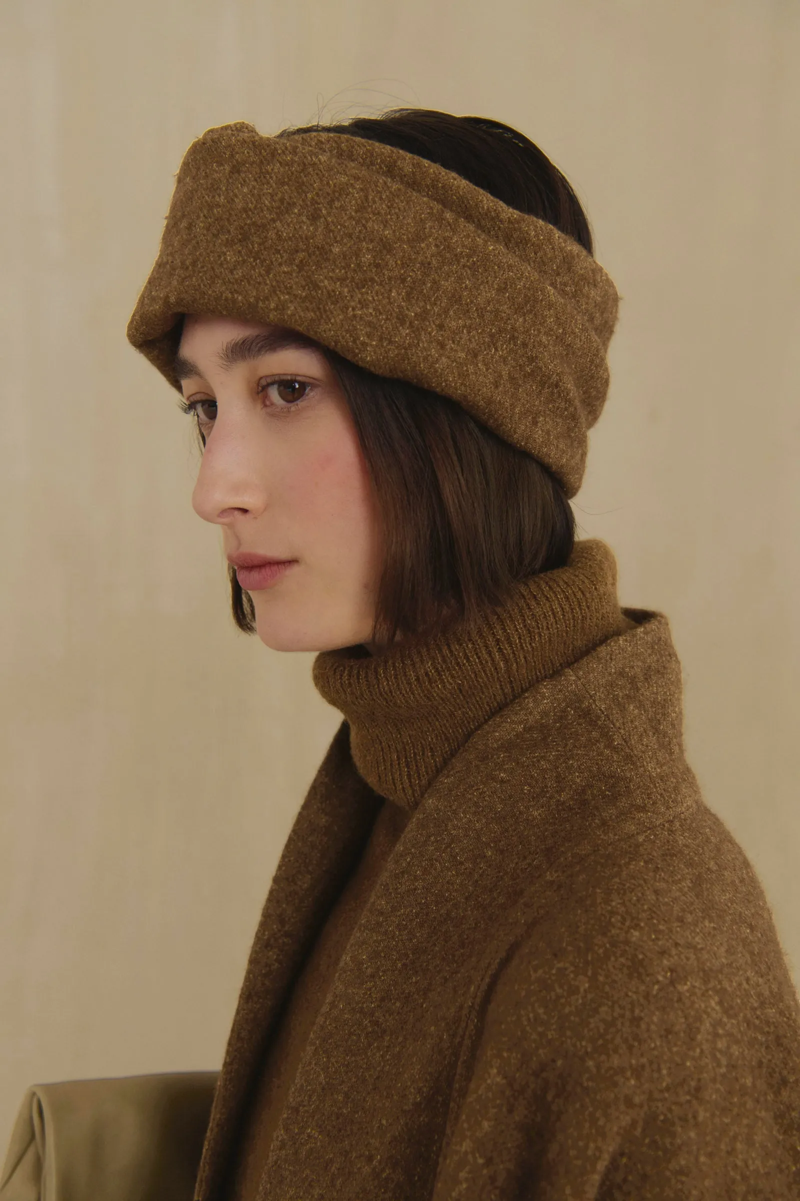 Eira, jersey de cuello vuelto de alpaca y seda tabaco sold by Cortana product image thumbnail 5
