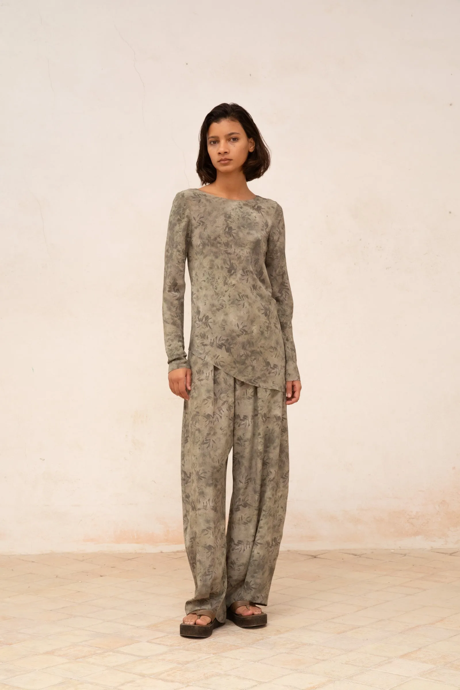 Salma, top en seda herba print sold by Cortana product image thumbnail 2