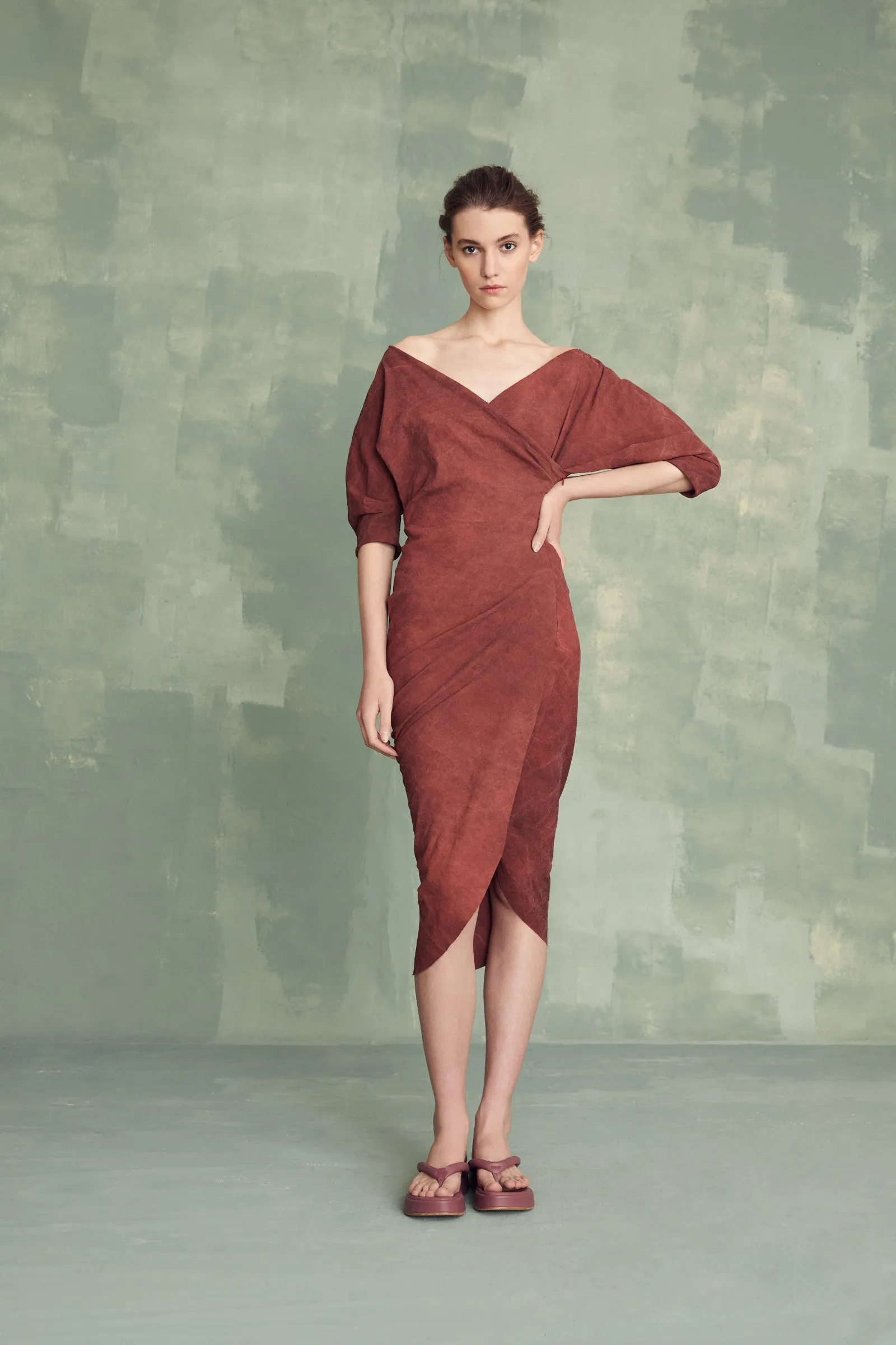 Candela, vestido beige en lino sold by Cortana product image thumbnail 4