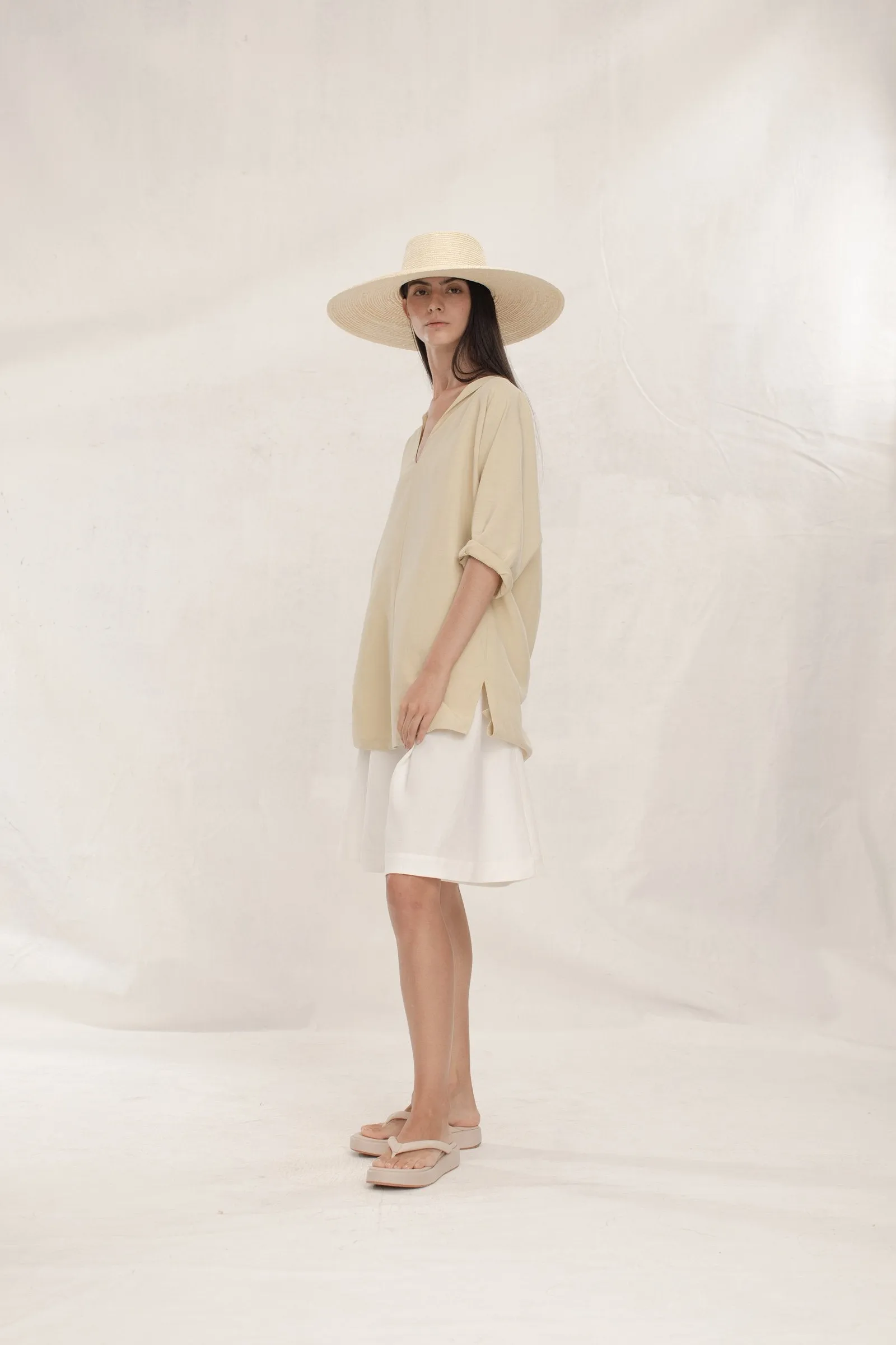 Valery, top en lino y seda sold by Cortana product image thumbnail 4