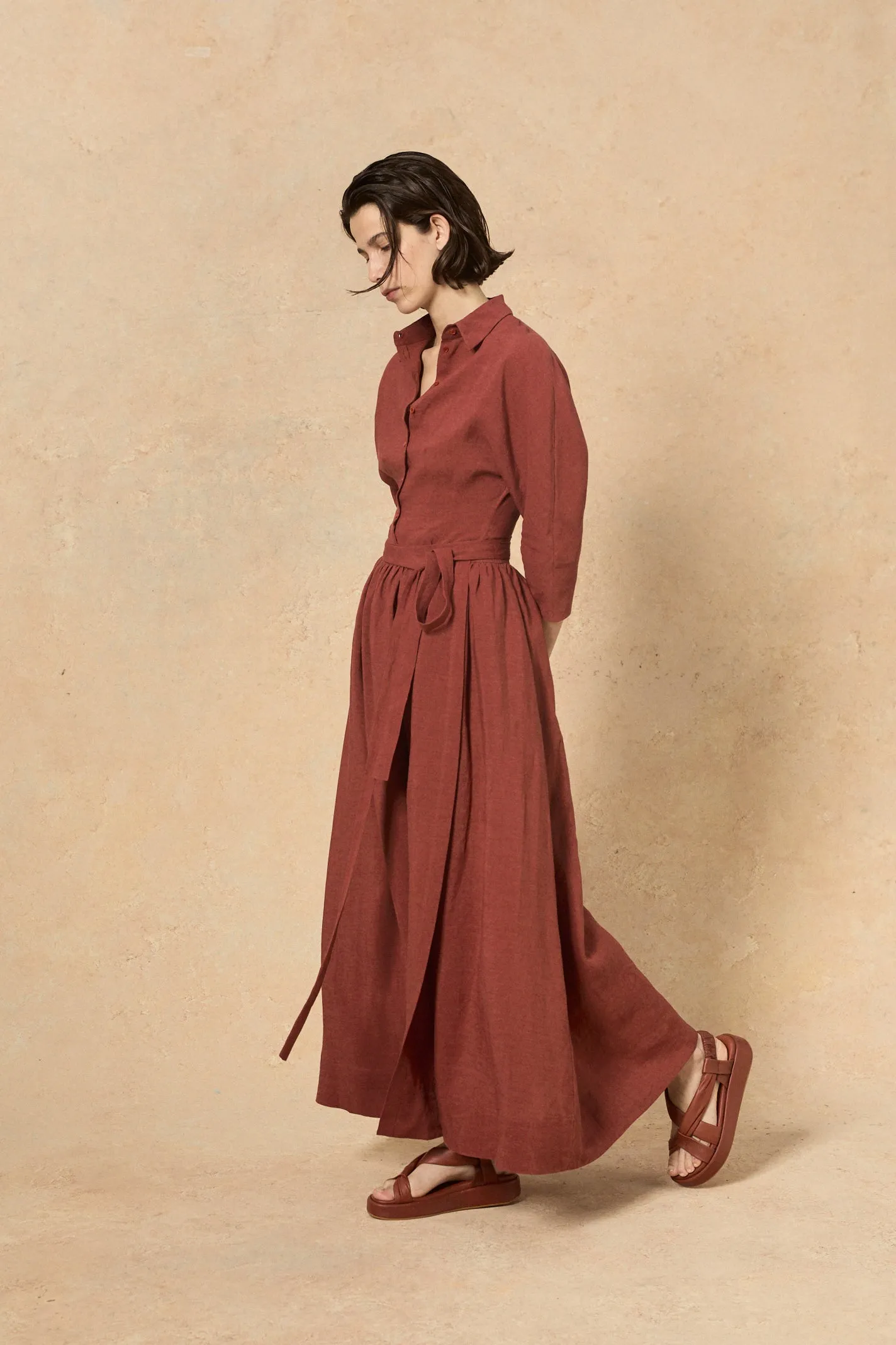 Marlo, falda larga en lino rojo sold by Cortana product image thumbnail 5