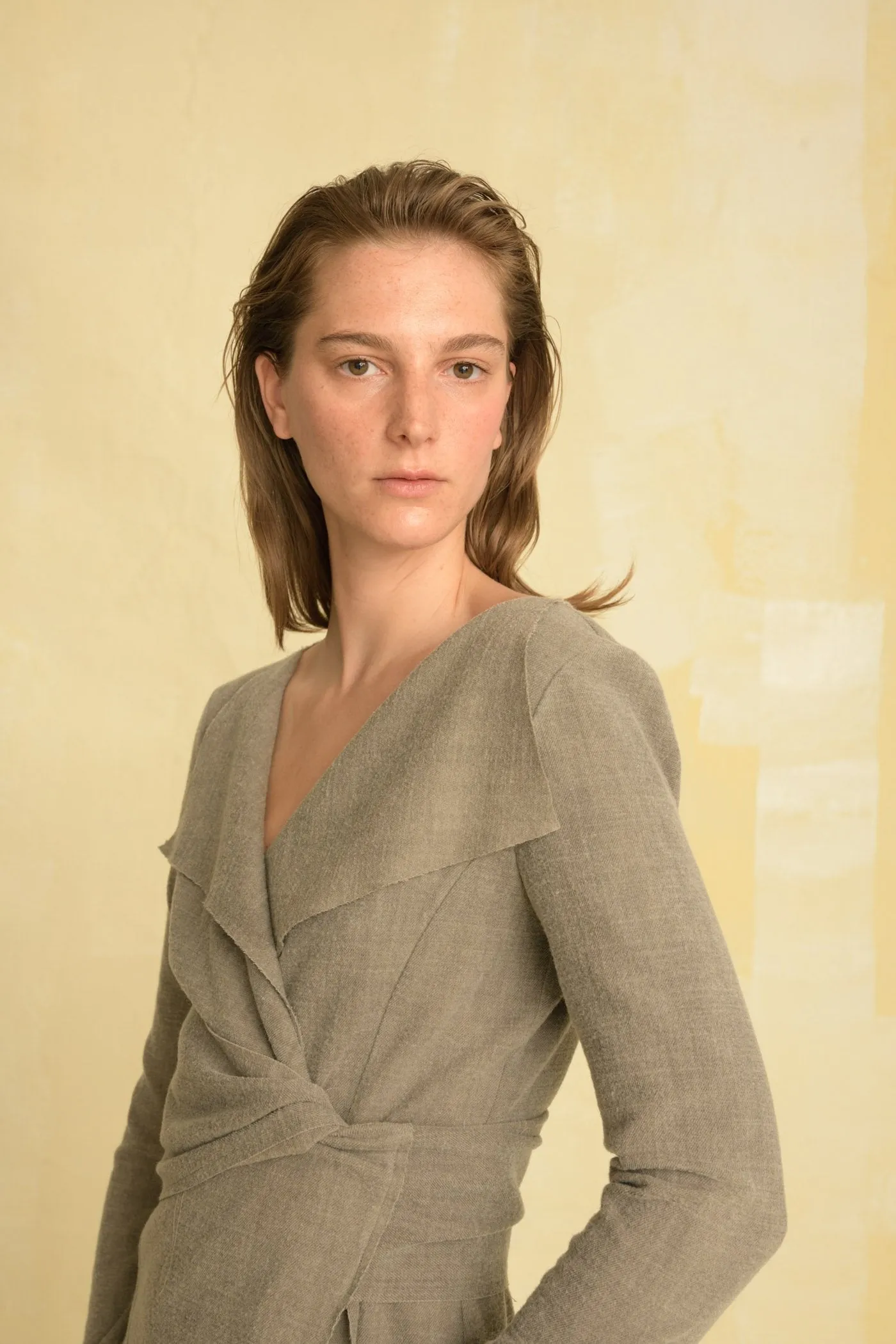 Felicita, chaqueta cruzada en lana virgen sold by Cortana product image thumbnail 3