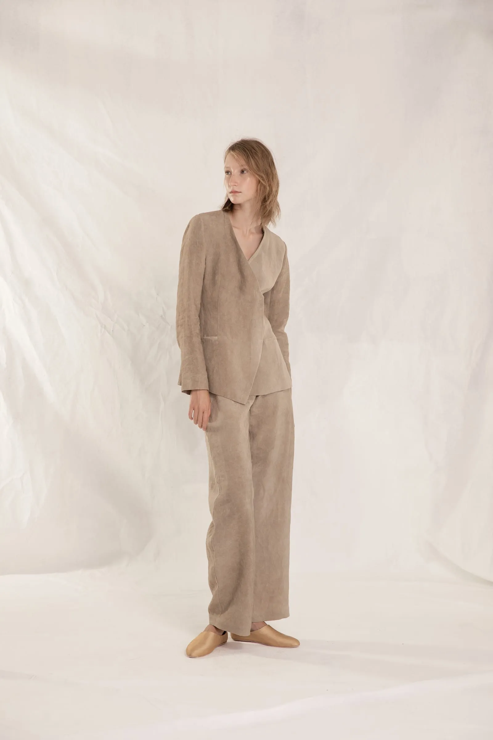 Bebe, chaqueta en lino color desert sold by Cortana product image thumbnail 5