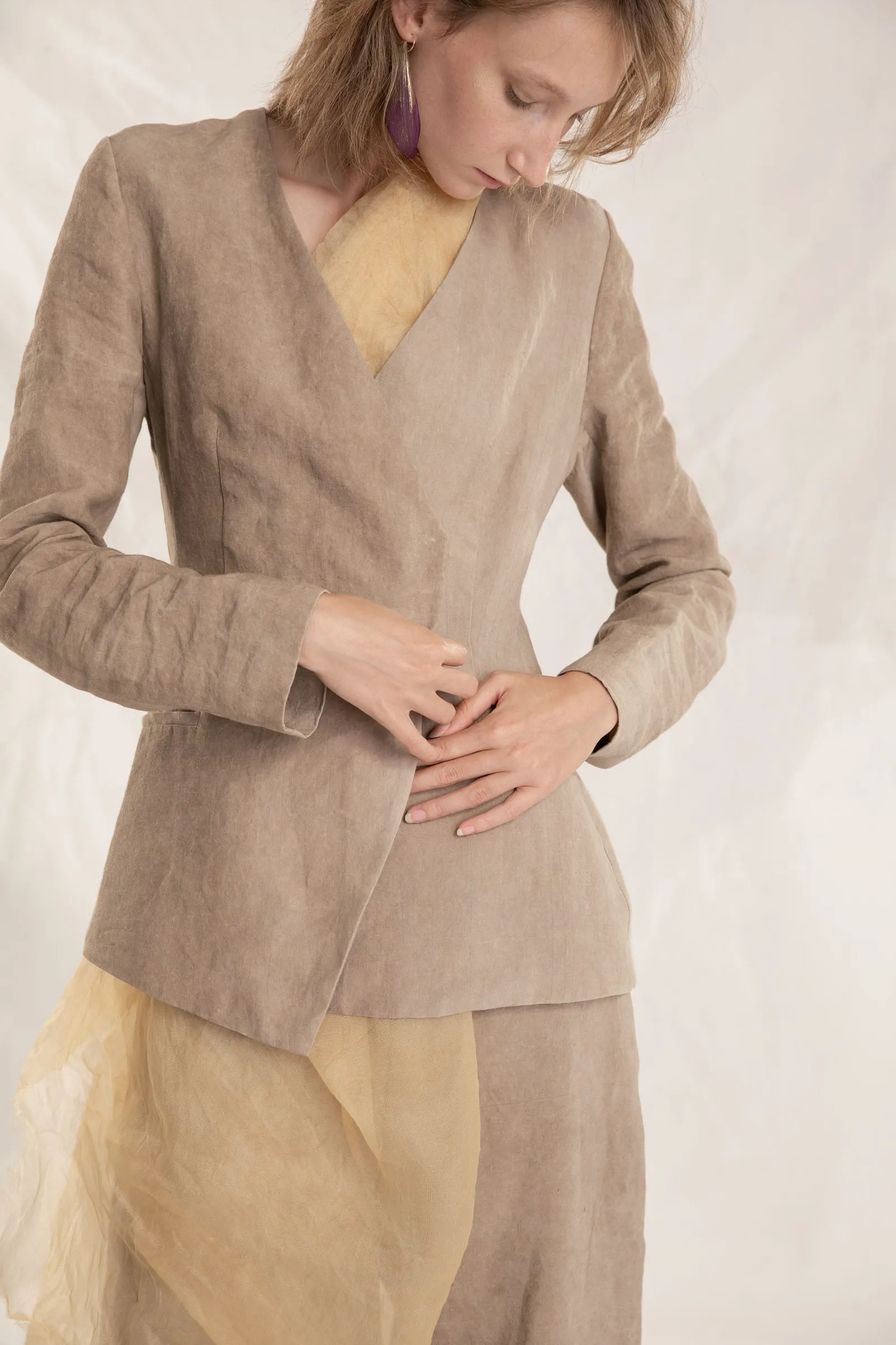 Bebe, chaqueta en lino color desert sold by Cortana product image thumbnail 3