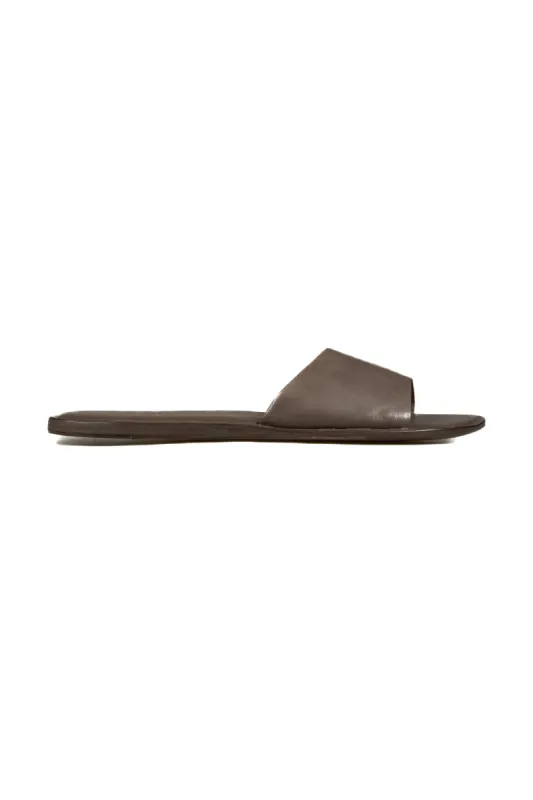 Heidi, flip flops en gris oscuro sold by Cortana