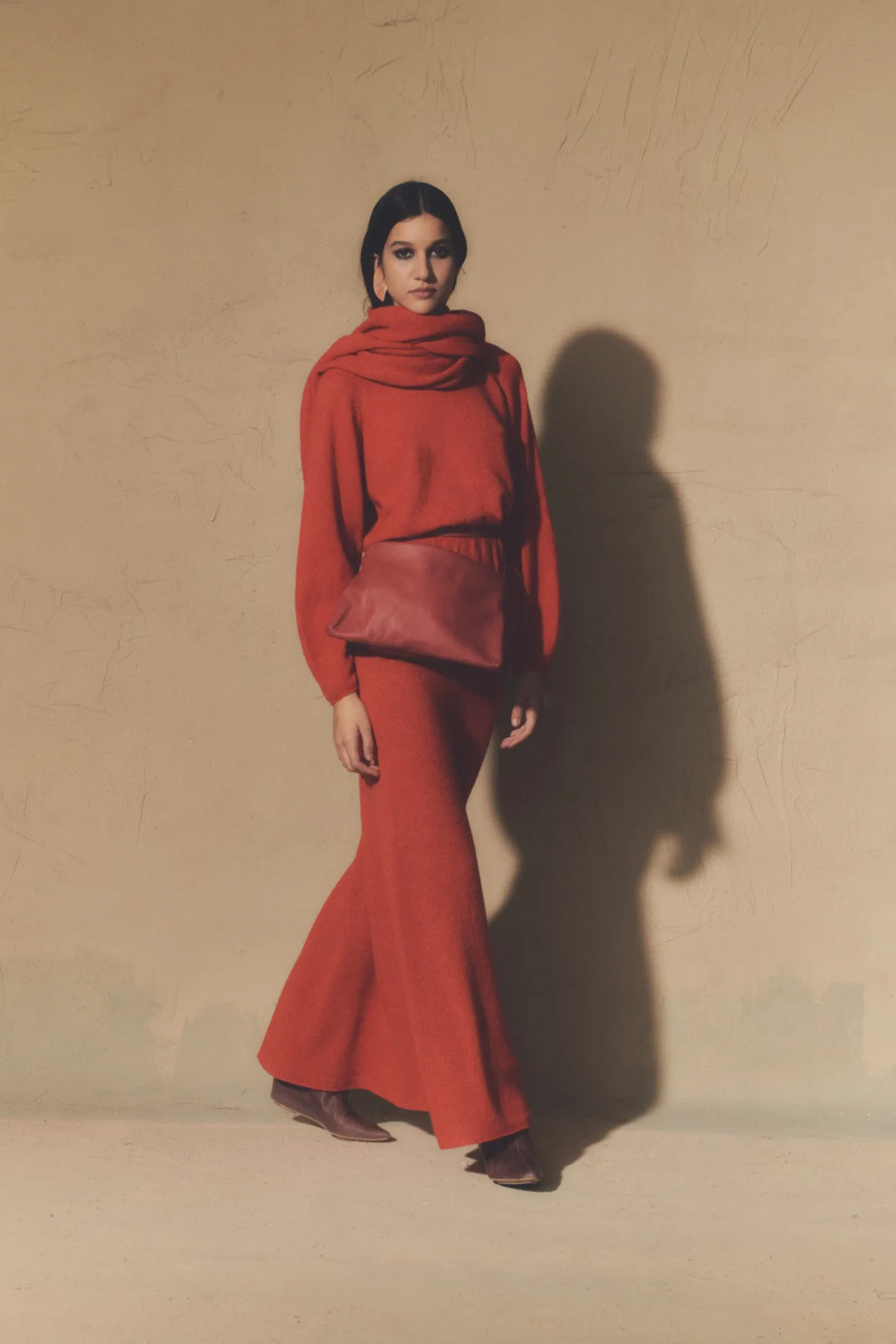 Marlon, falda larga de punto rojo sold by Cortana product image thumbnail 3